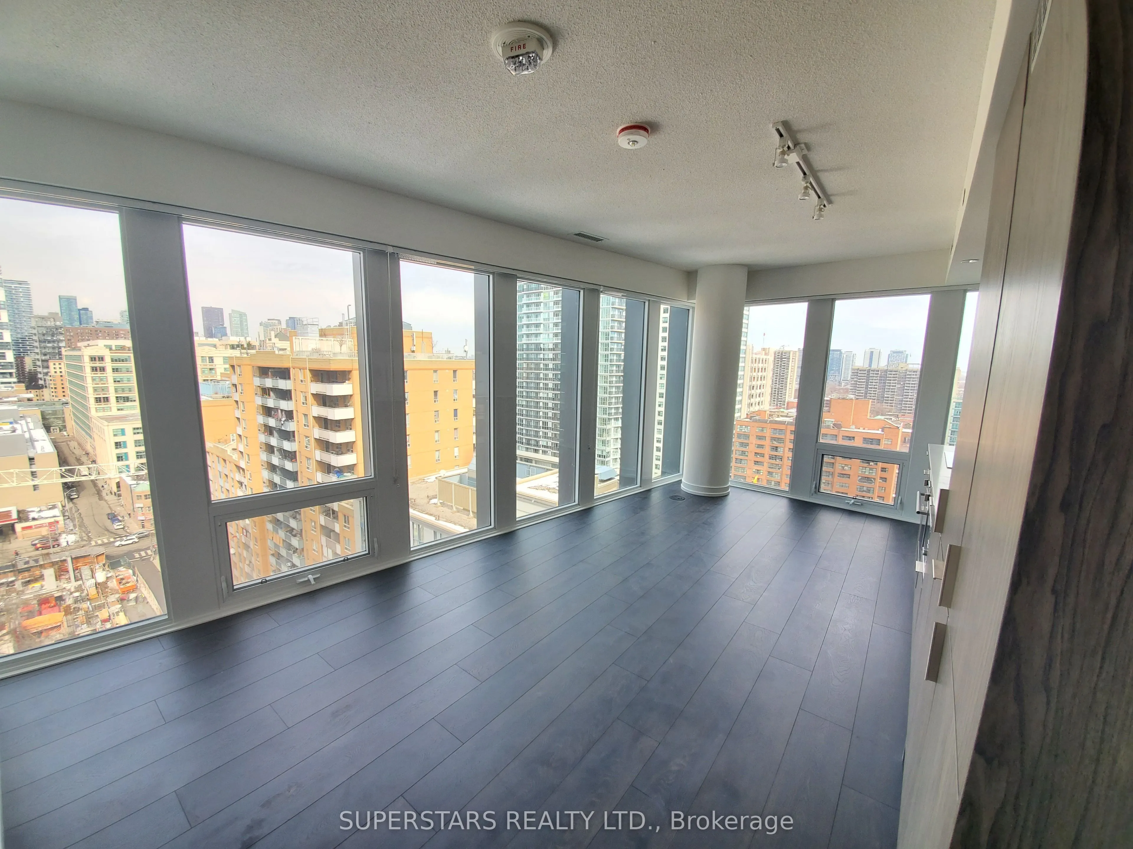 60 Shuter Street, #1911