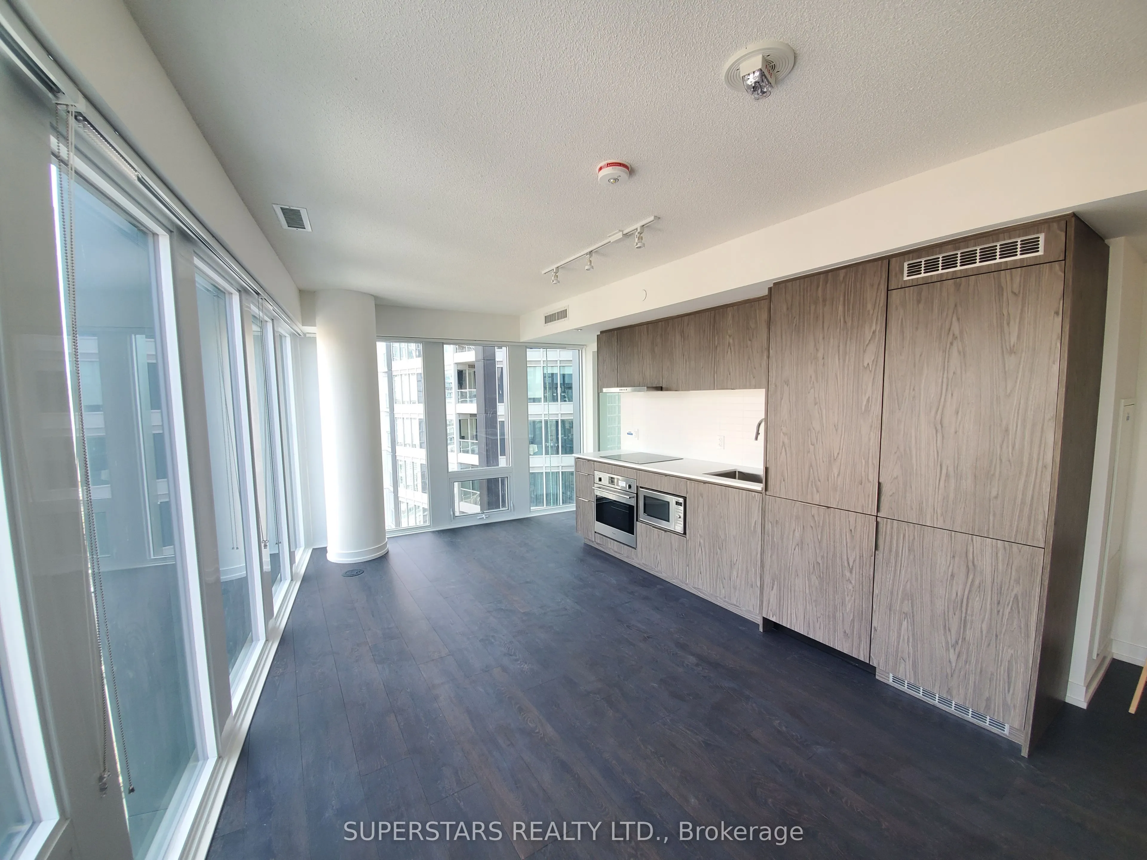 60 Shuter Street, #1911