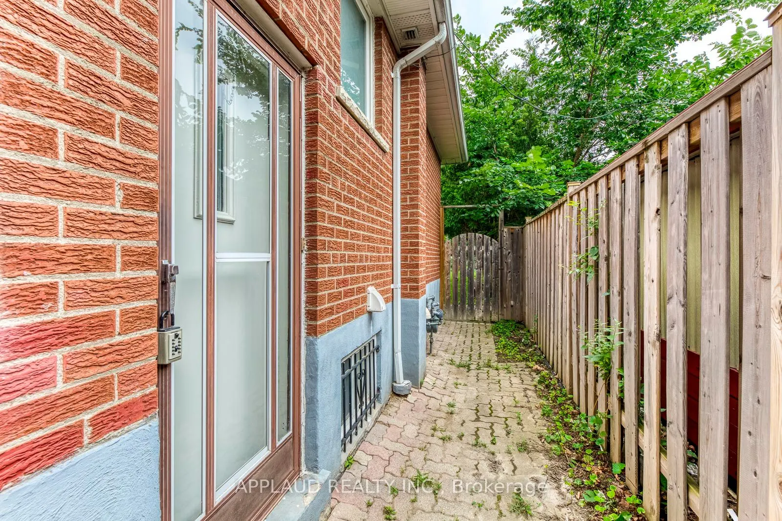 405 Willowdale Avenue