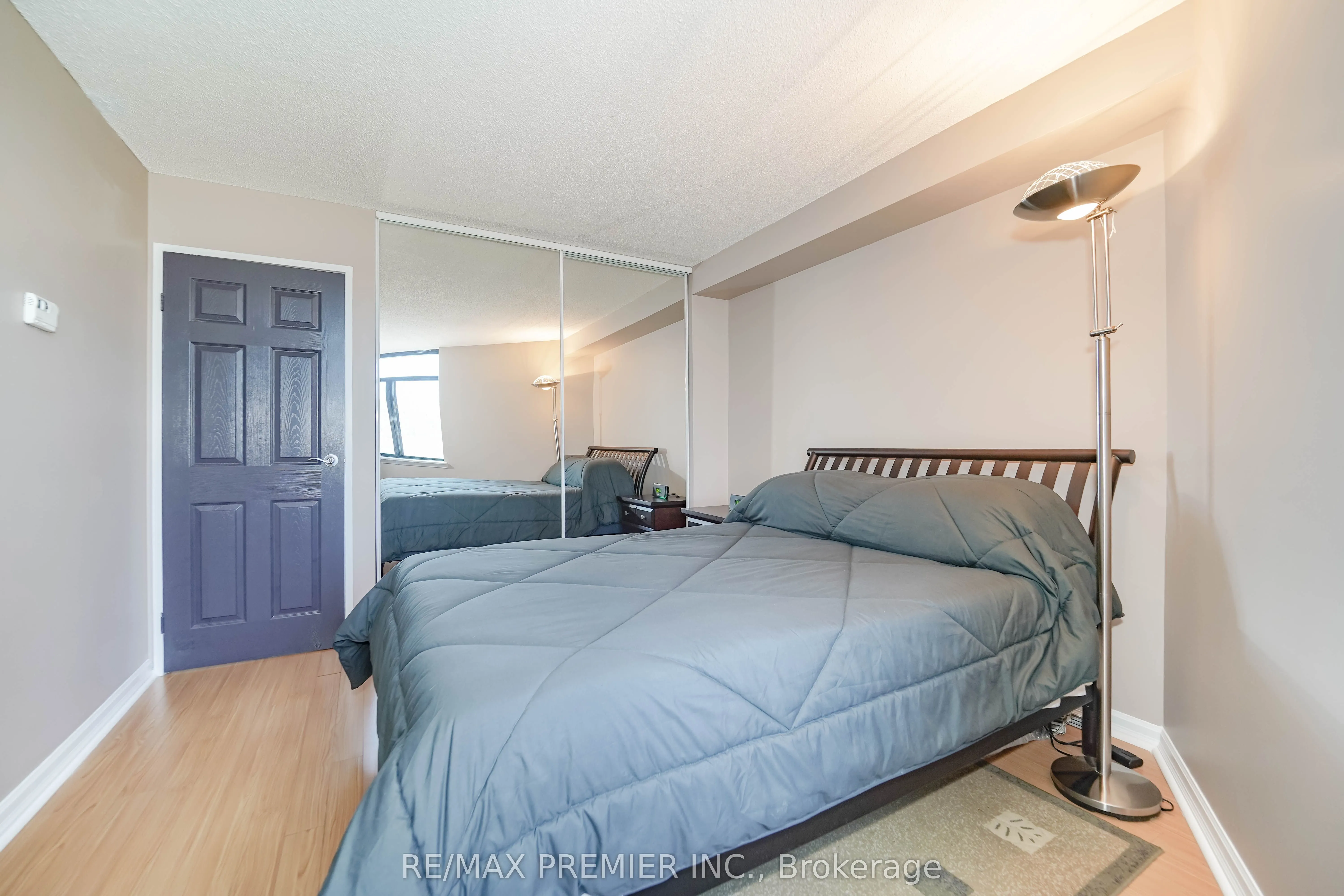 250 Queens Quay Boulevard W, #Unit 601