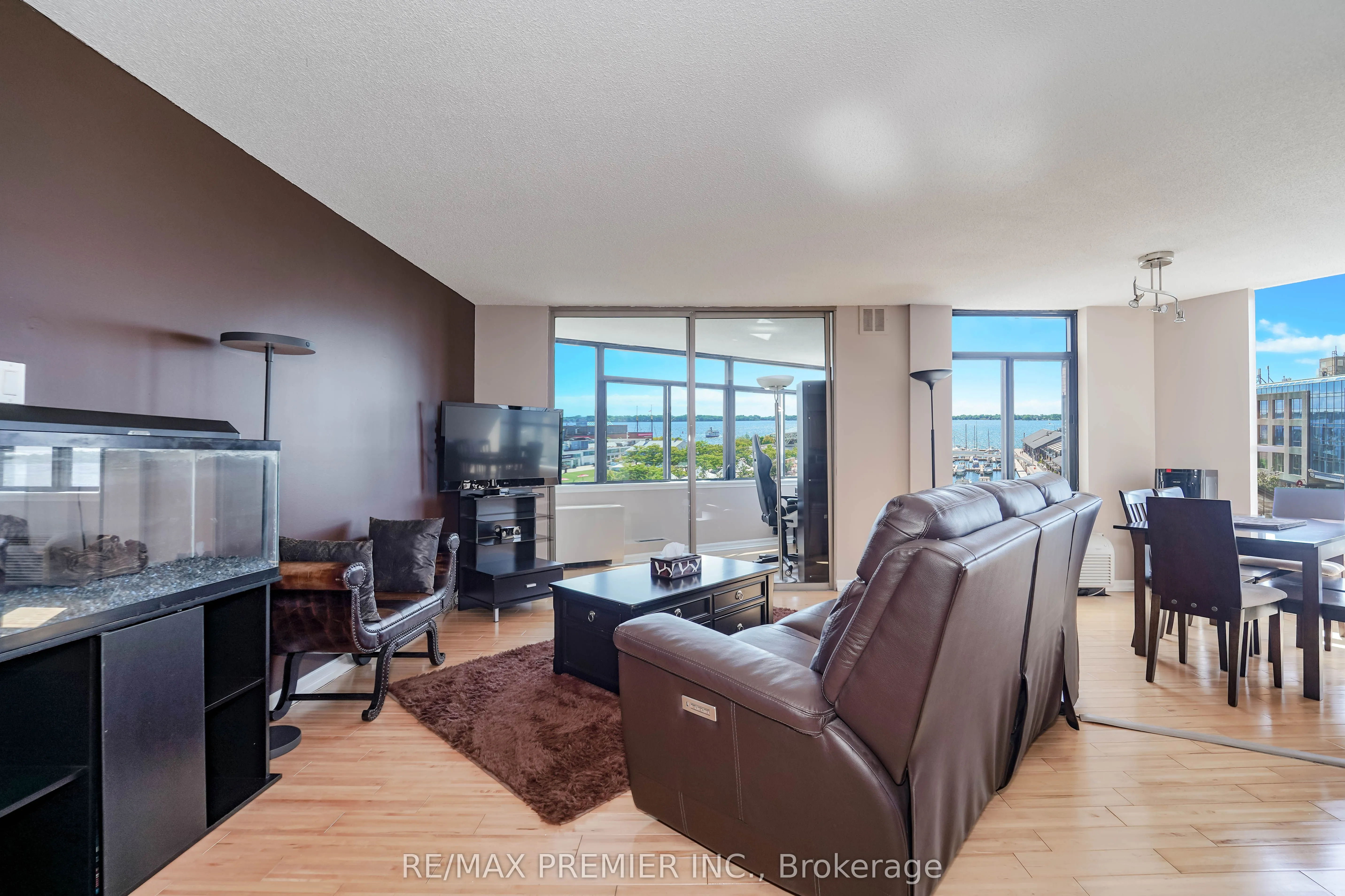 250 Queens Quay Boulevard W, #Unit 601
