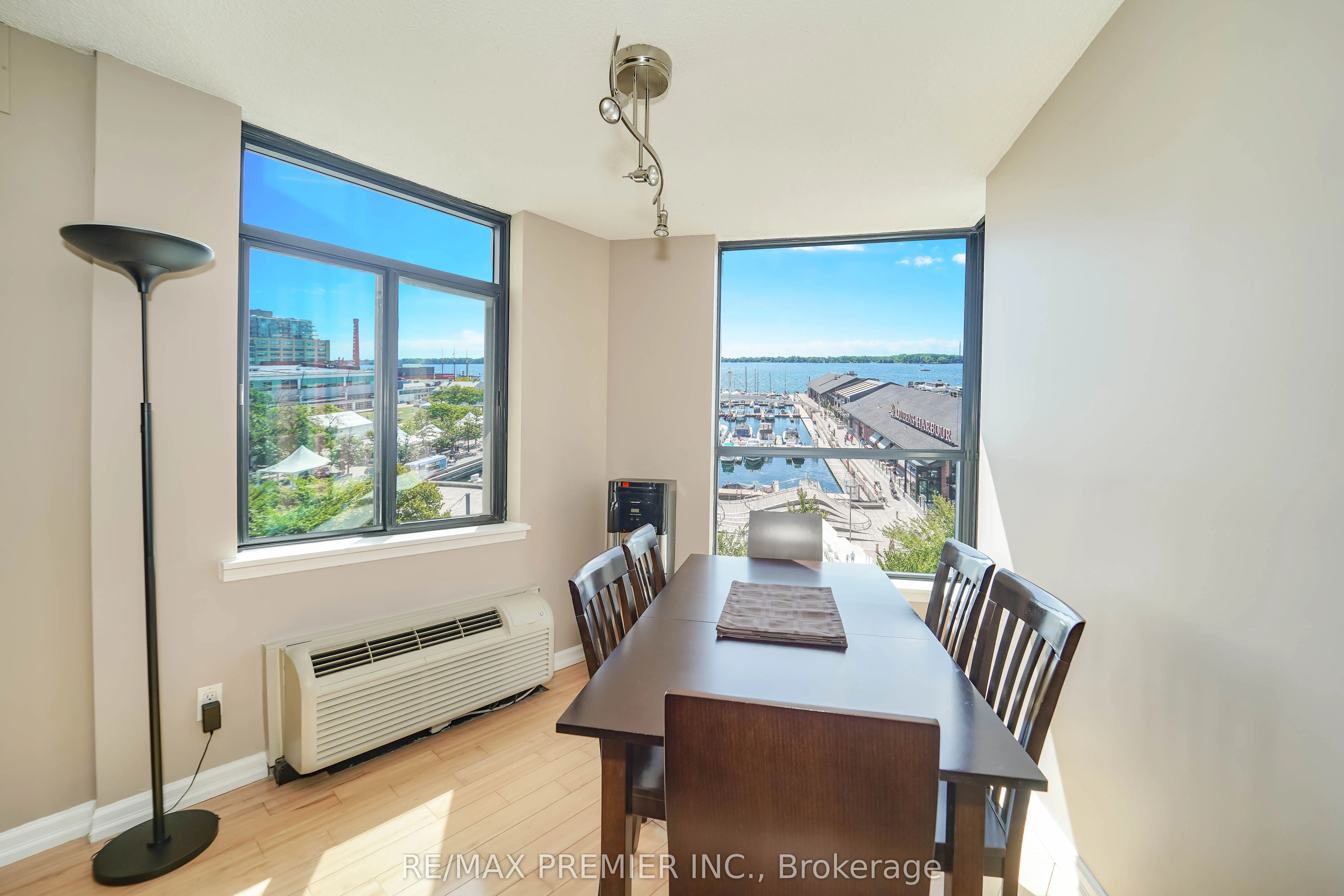 250 Queens Quay Boulevard W, #Unit 601