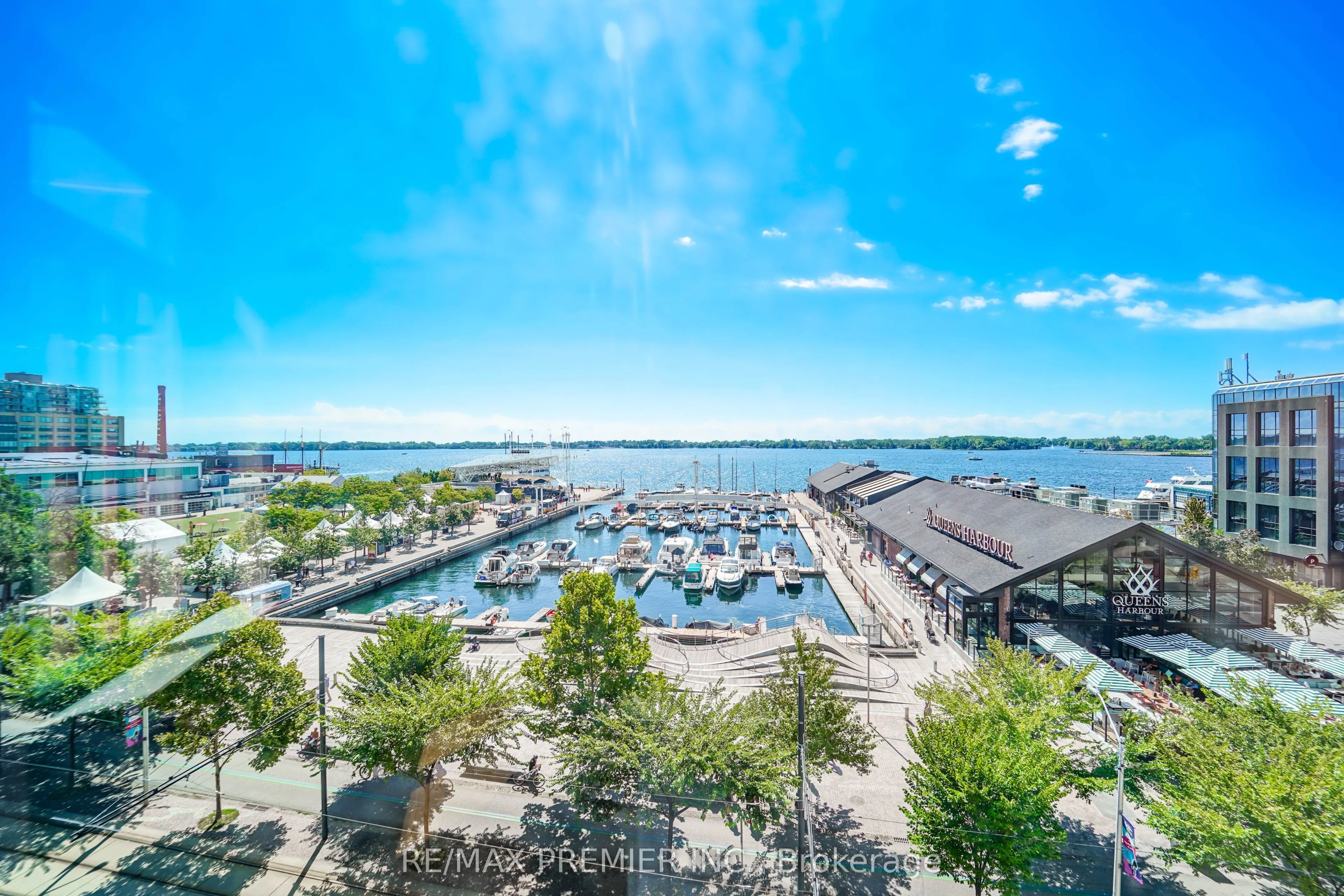 250 Queens Quay Boulevard W, #Unit 601