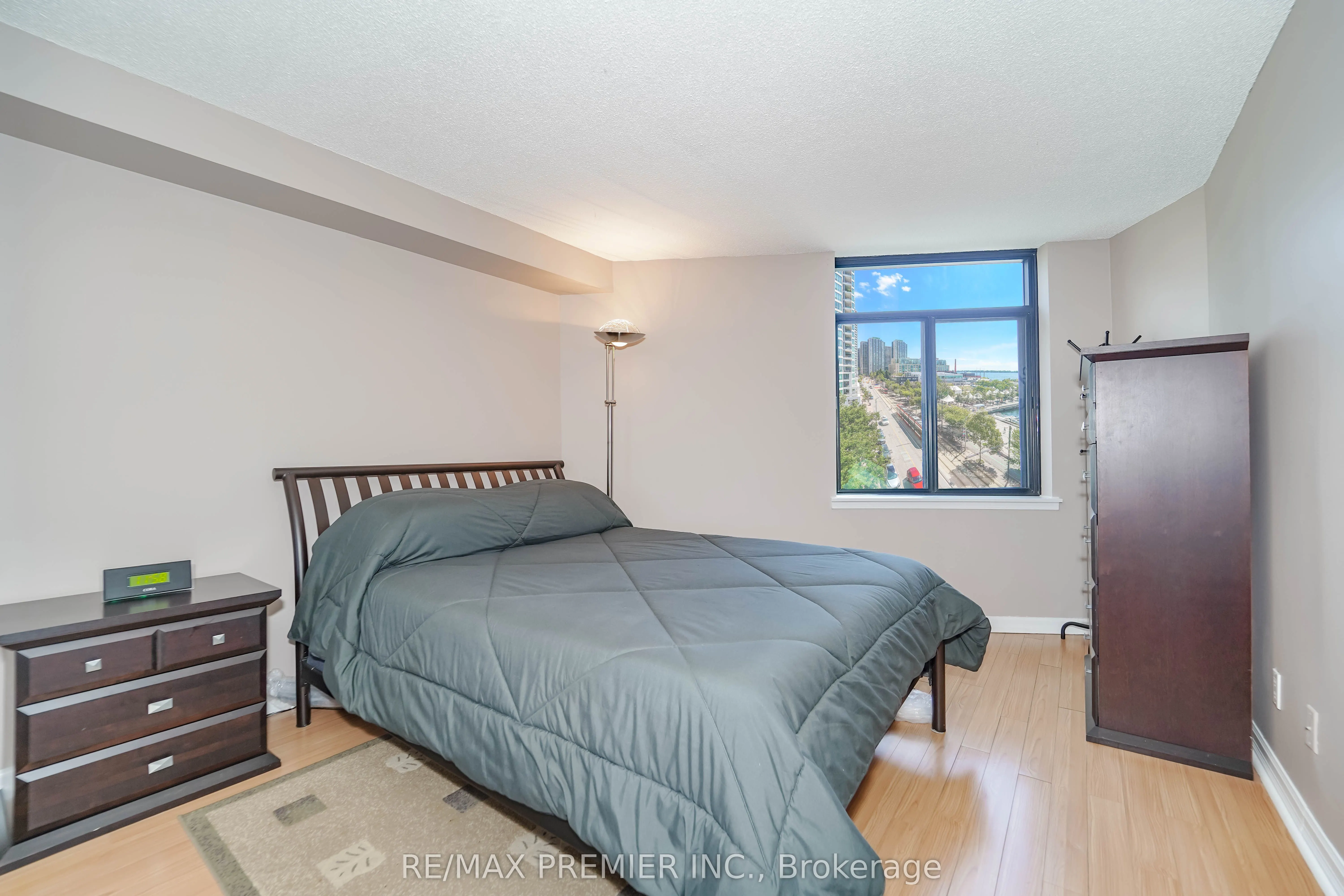 250 Queens Quay Boulevard W, #Unit 601