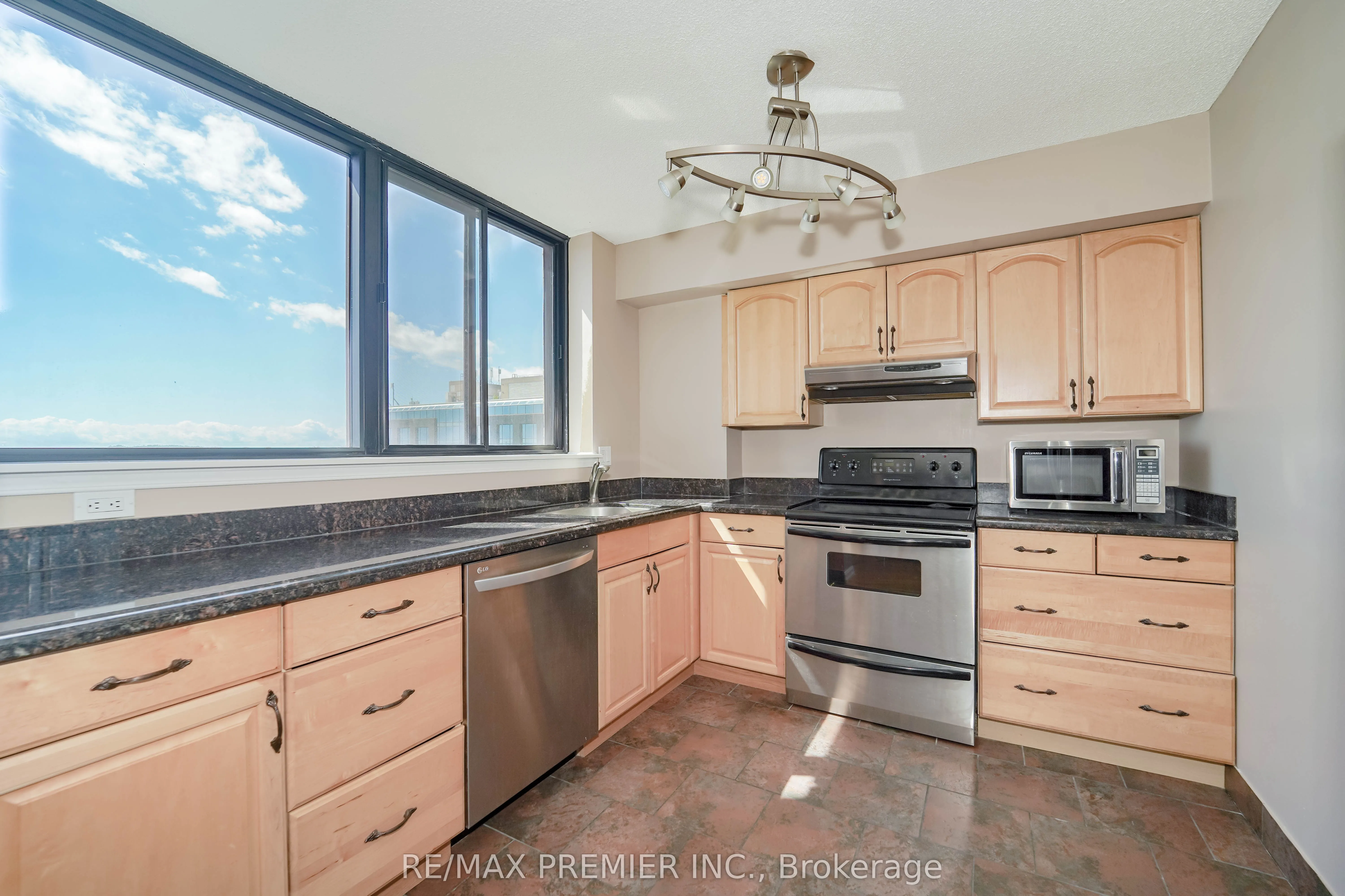 250 Queens Quay Boulevard W, #Unit 601