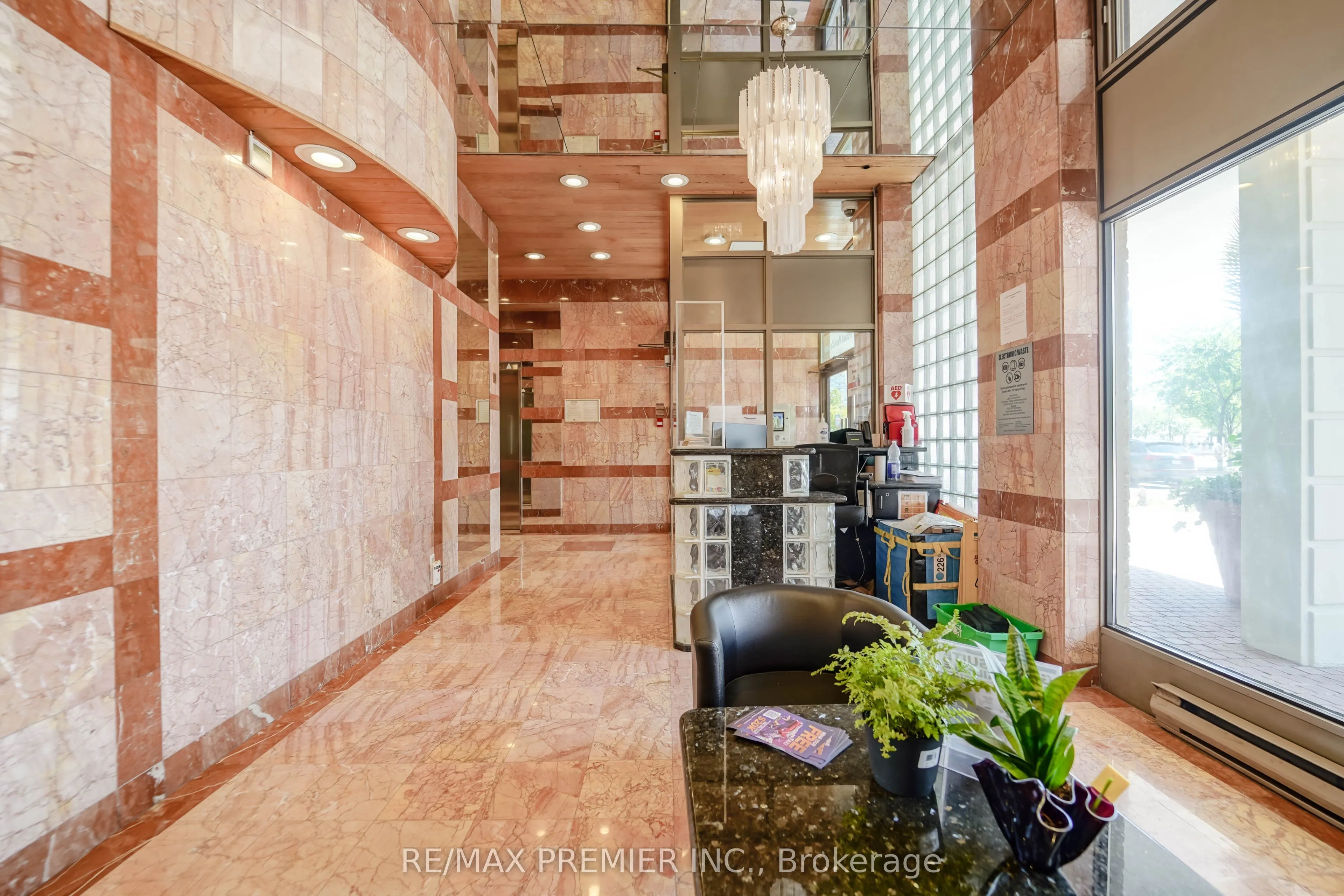 250 Queens Quay Boulevard W, #Unit 601