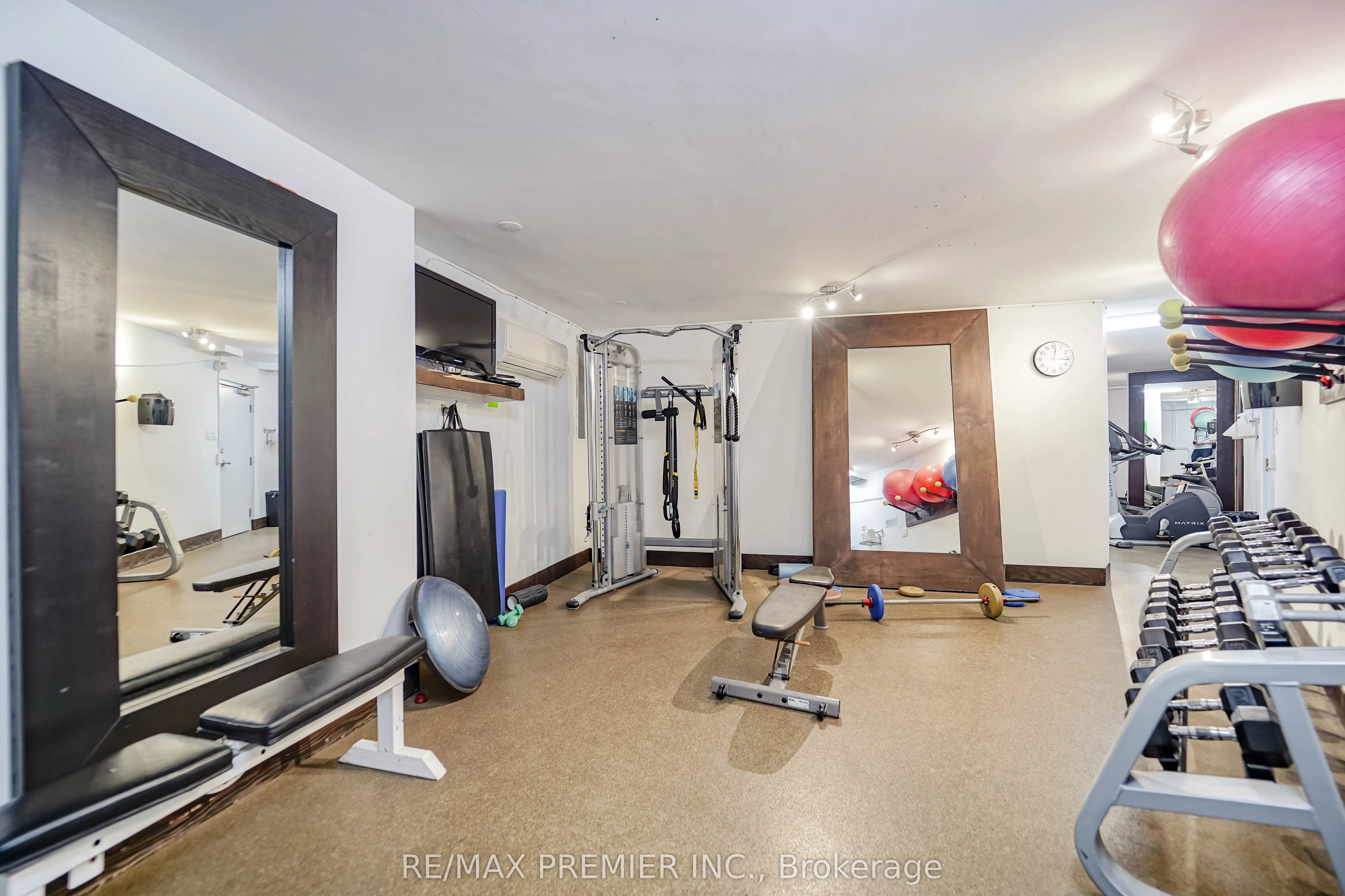 250 Queens Quay Boulevard W, #Unit 601