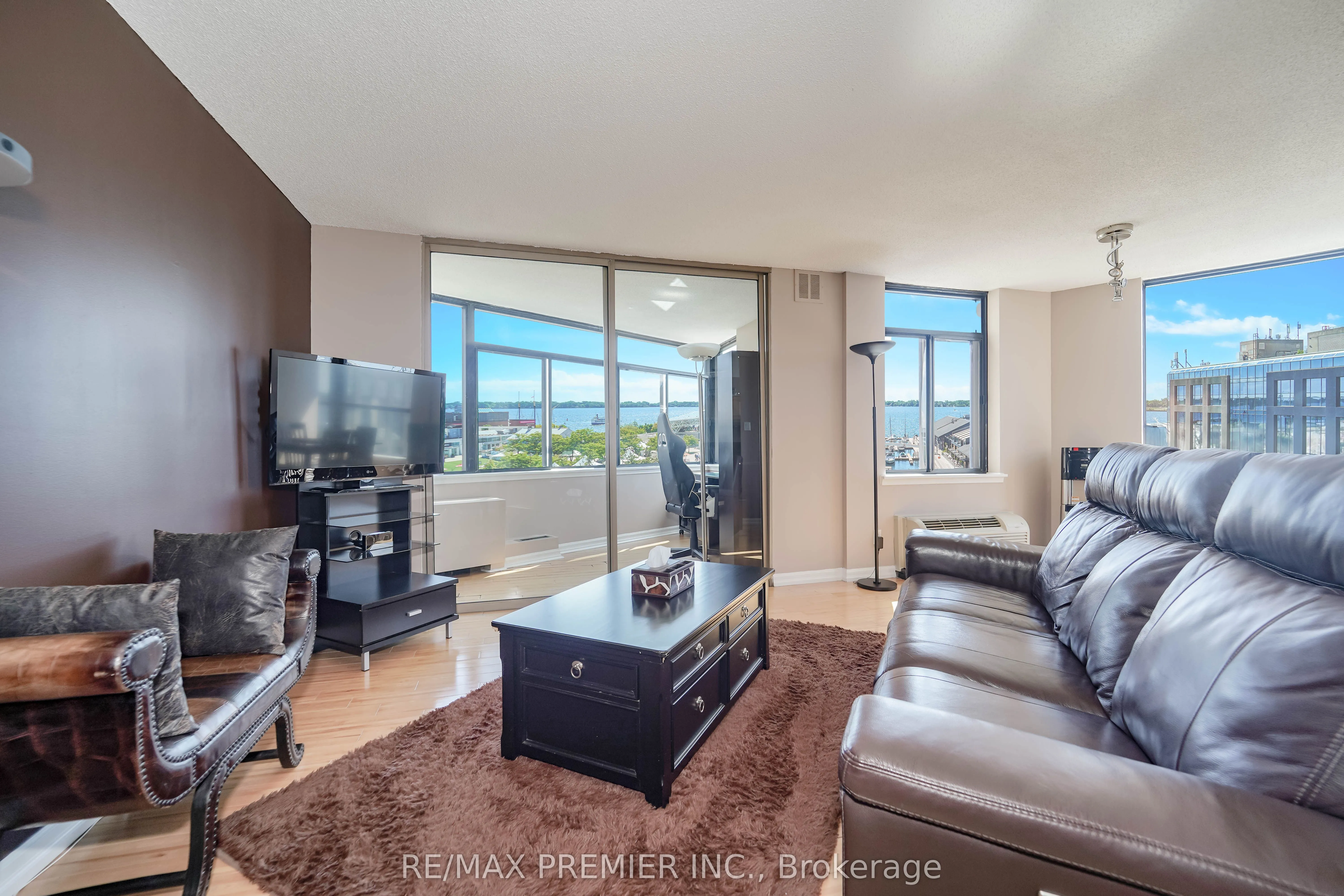 250 Queens Quay Boulevard W, #Unit 601
