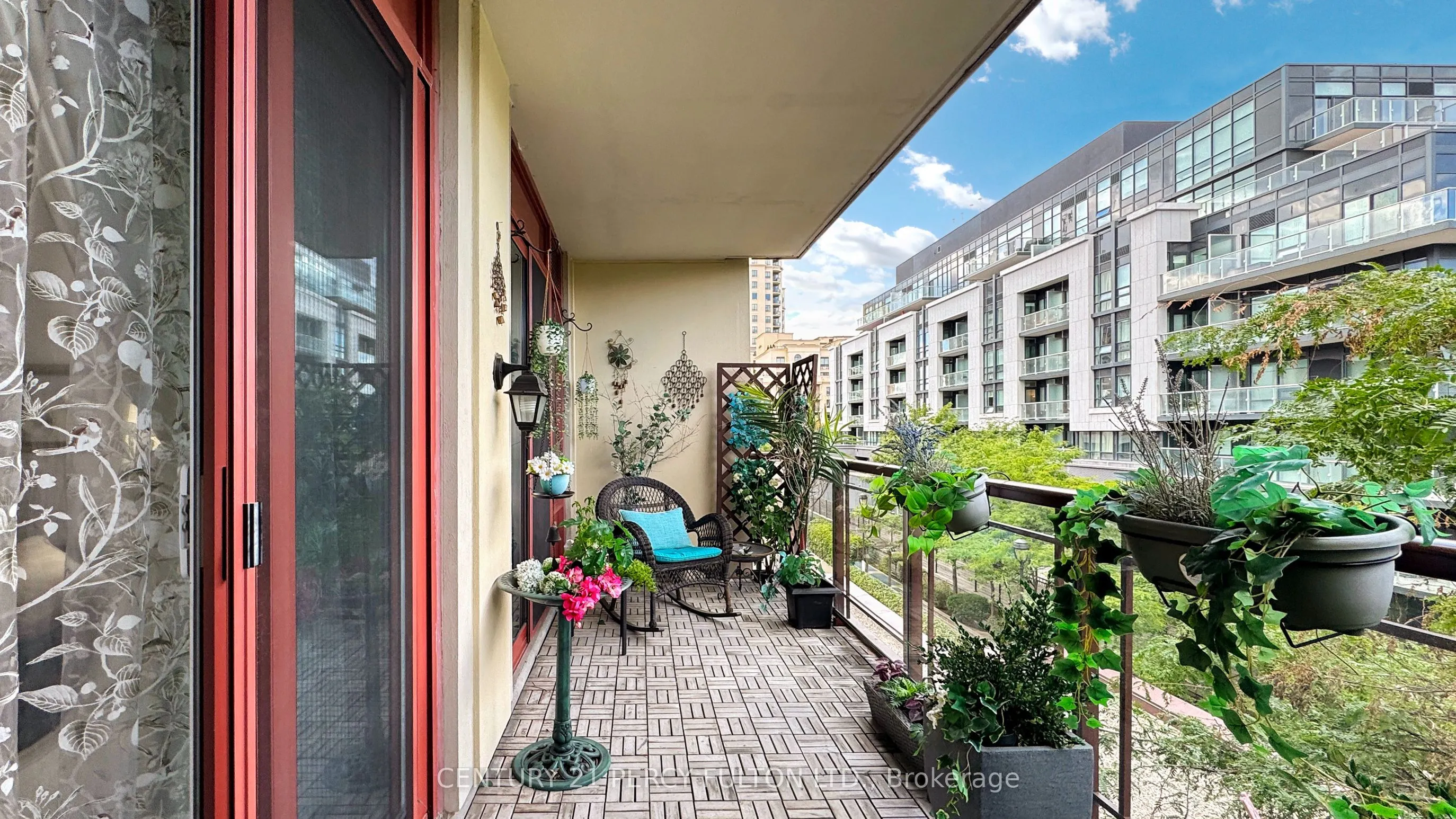 23 Rean Drive, #405