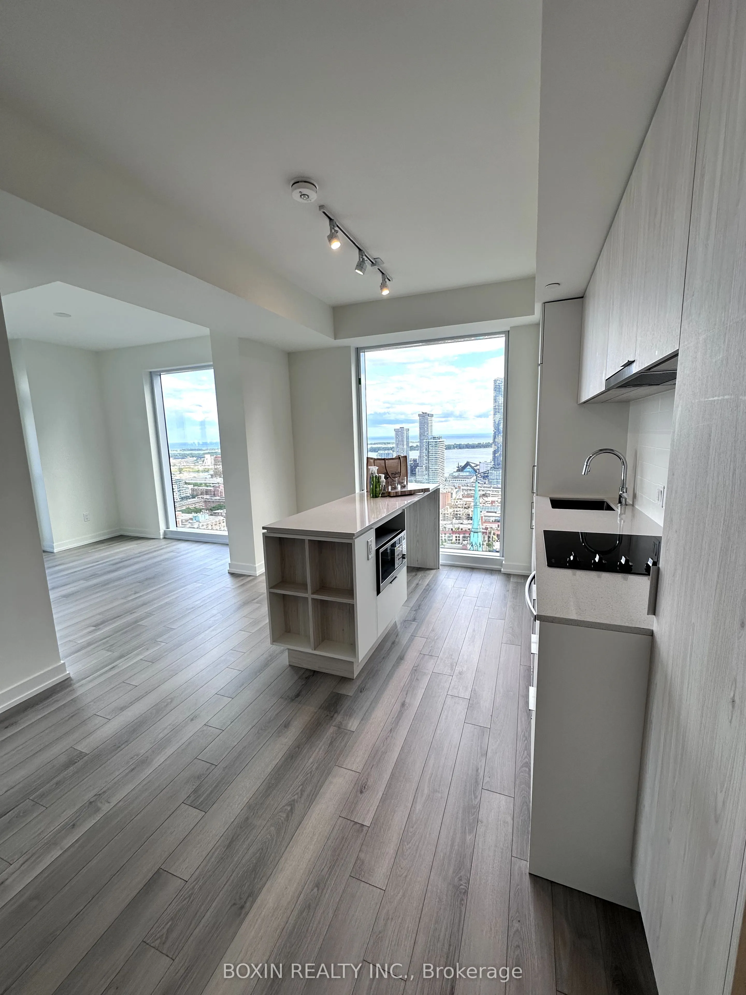 89 Church Street, #4007