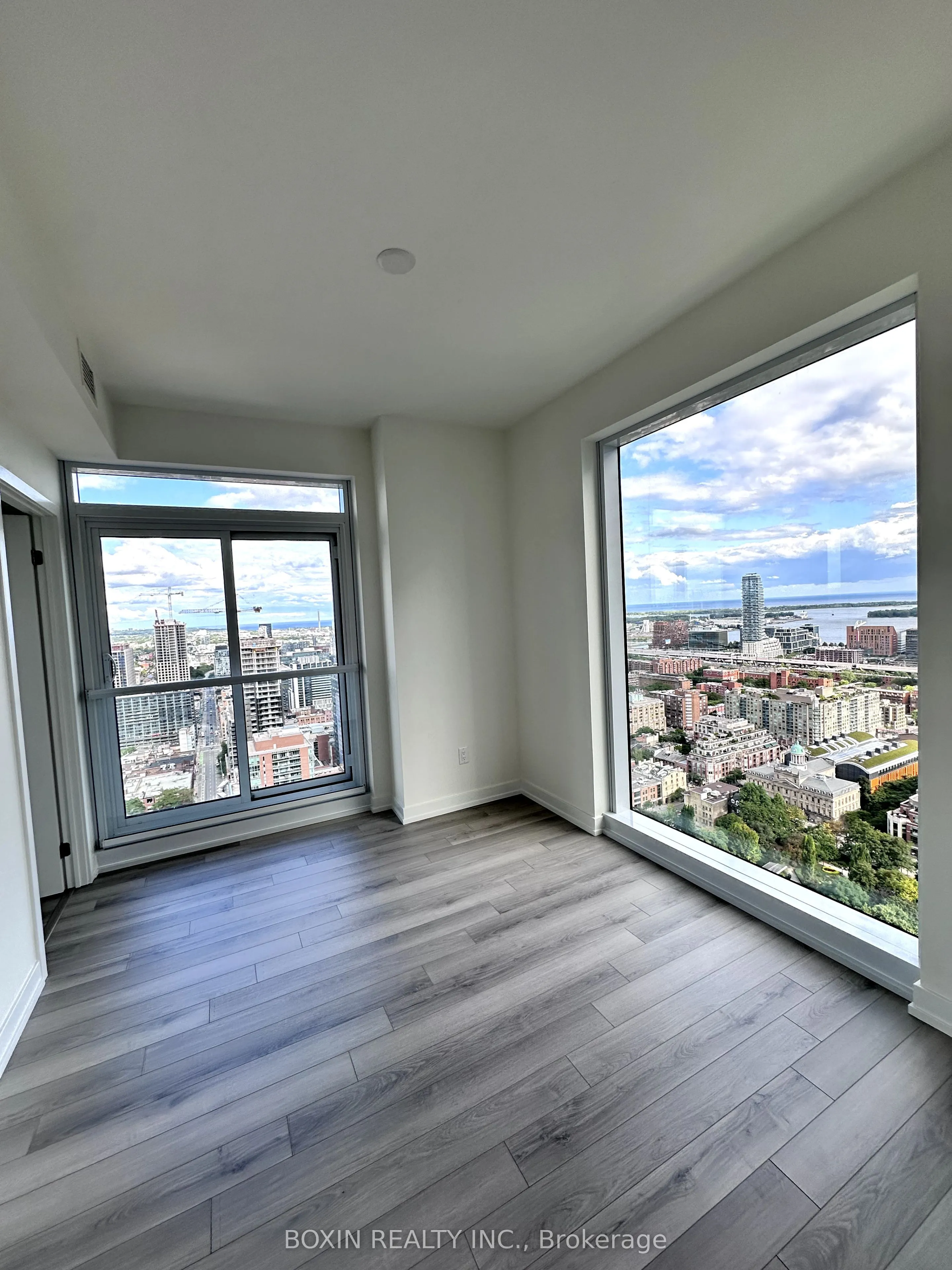 89 Church Street, #4007