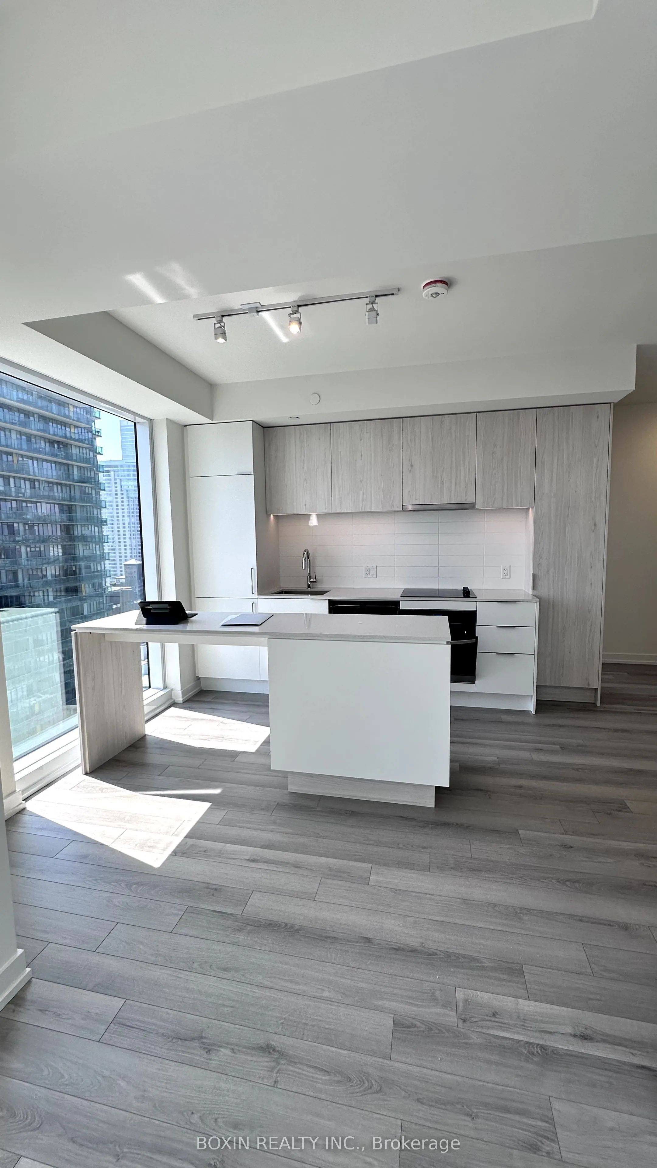 89 Church Street, #4007