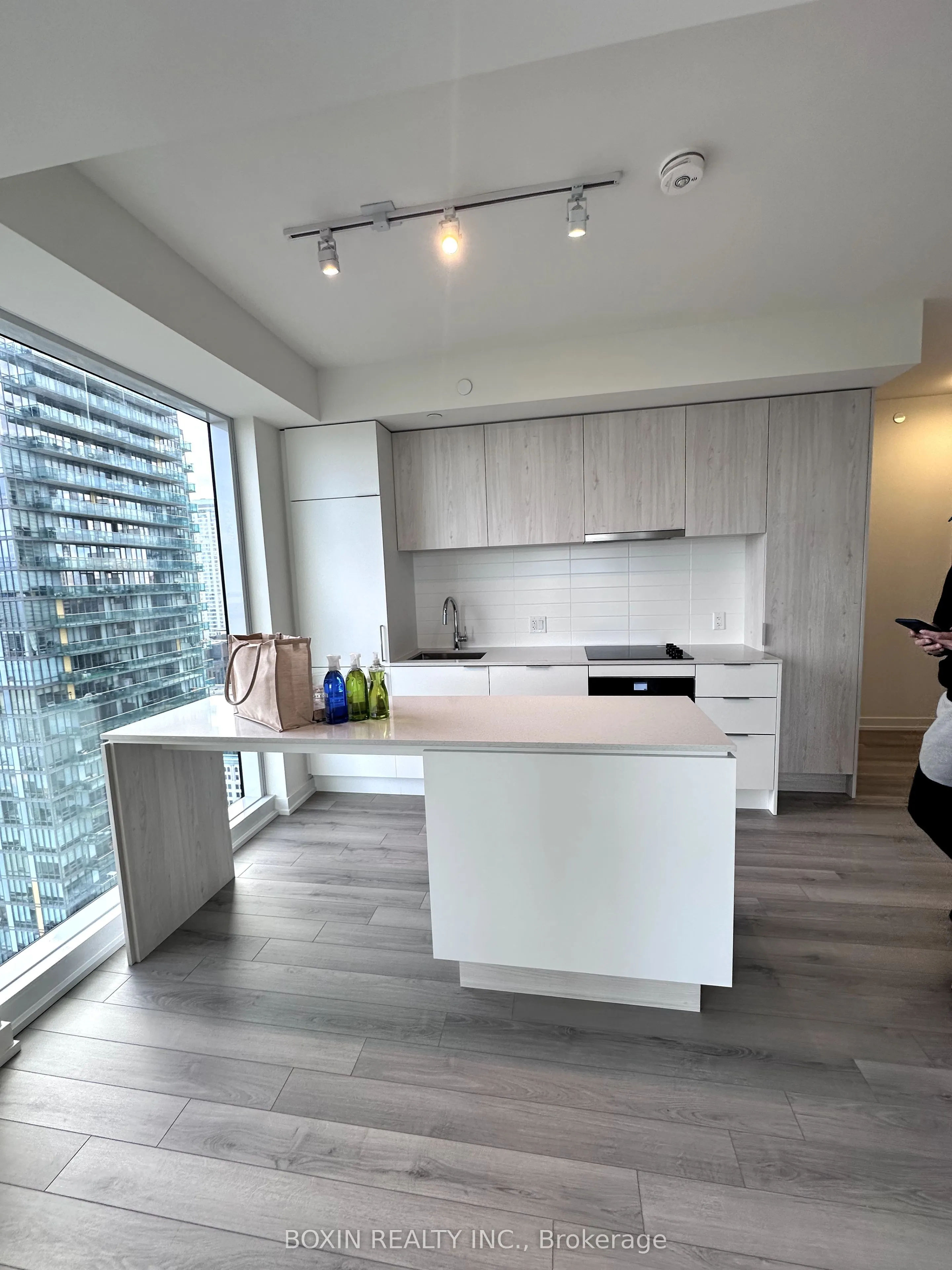 89 Church Street, #4007