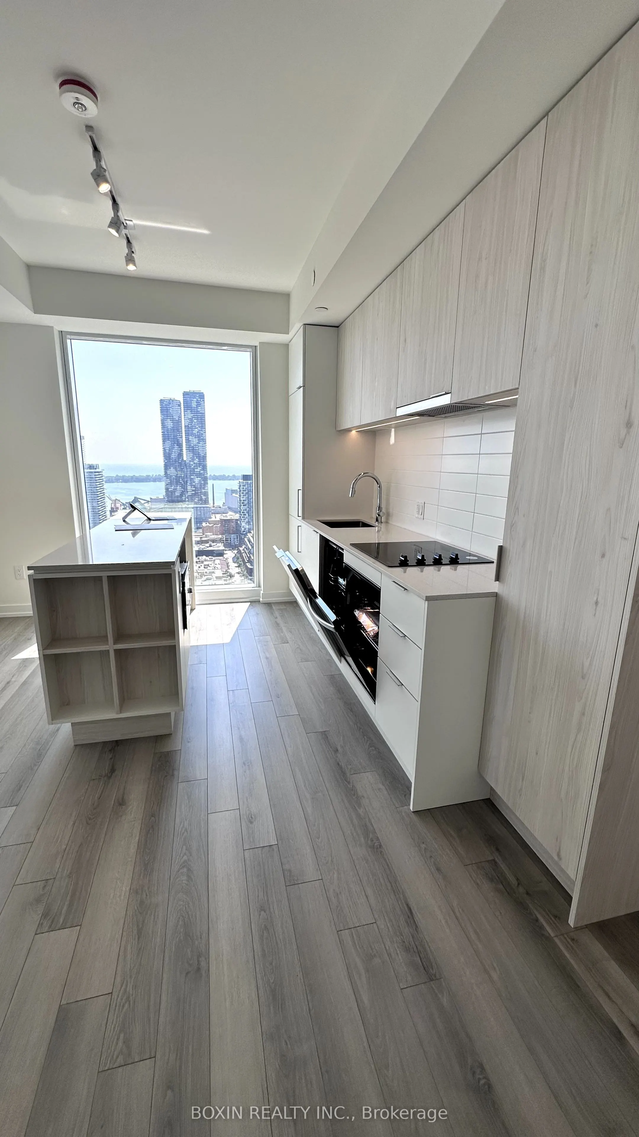 89 Church Street, #4007
