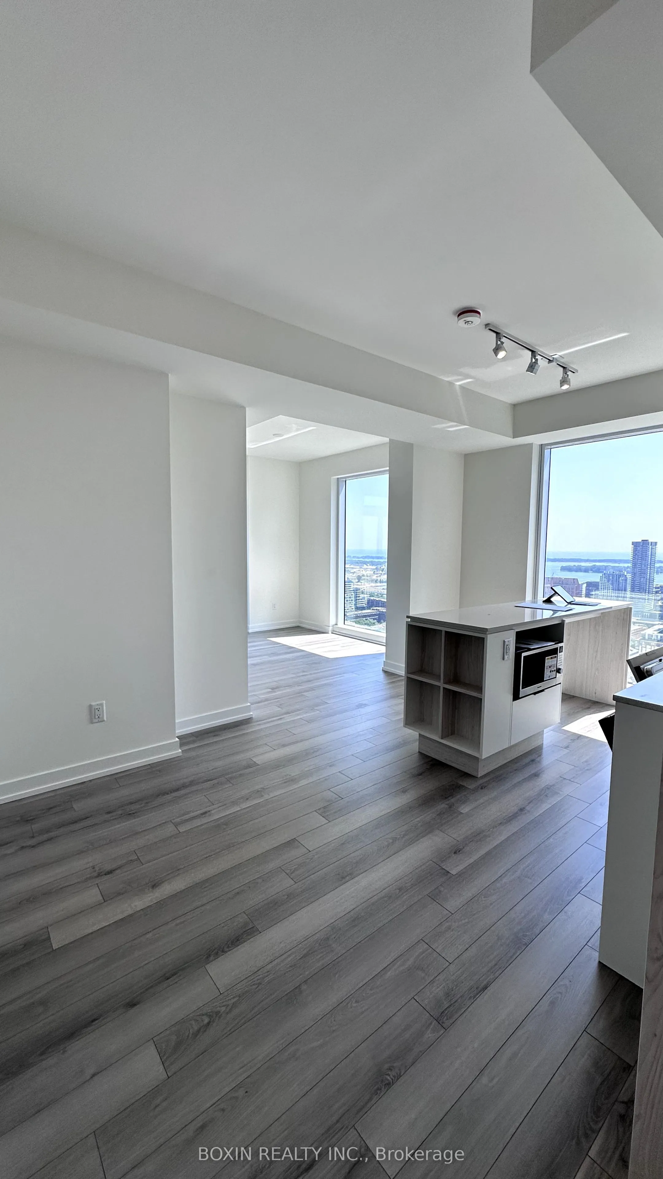 89 Church Street, #4007