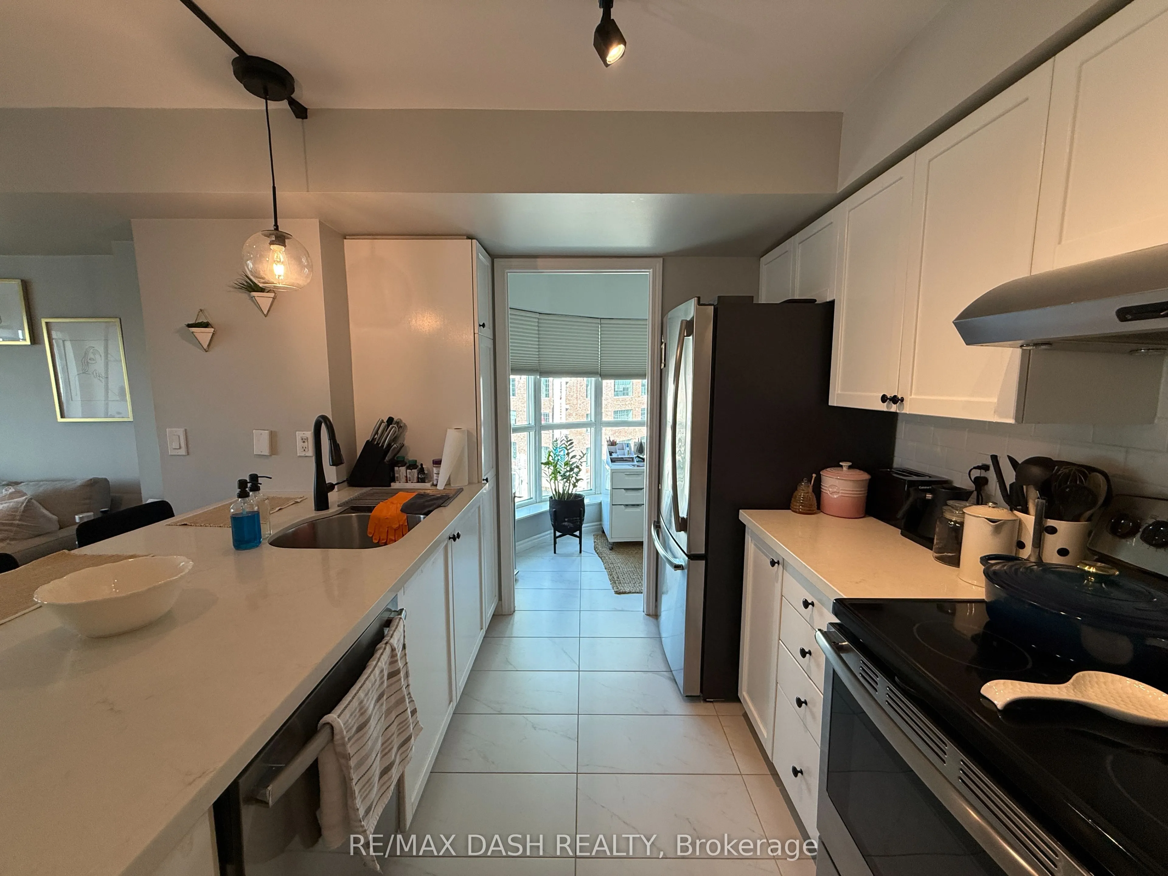 600 Queens Quay W, #718