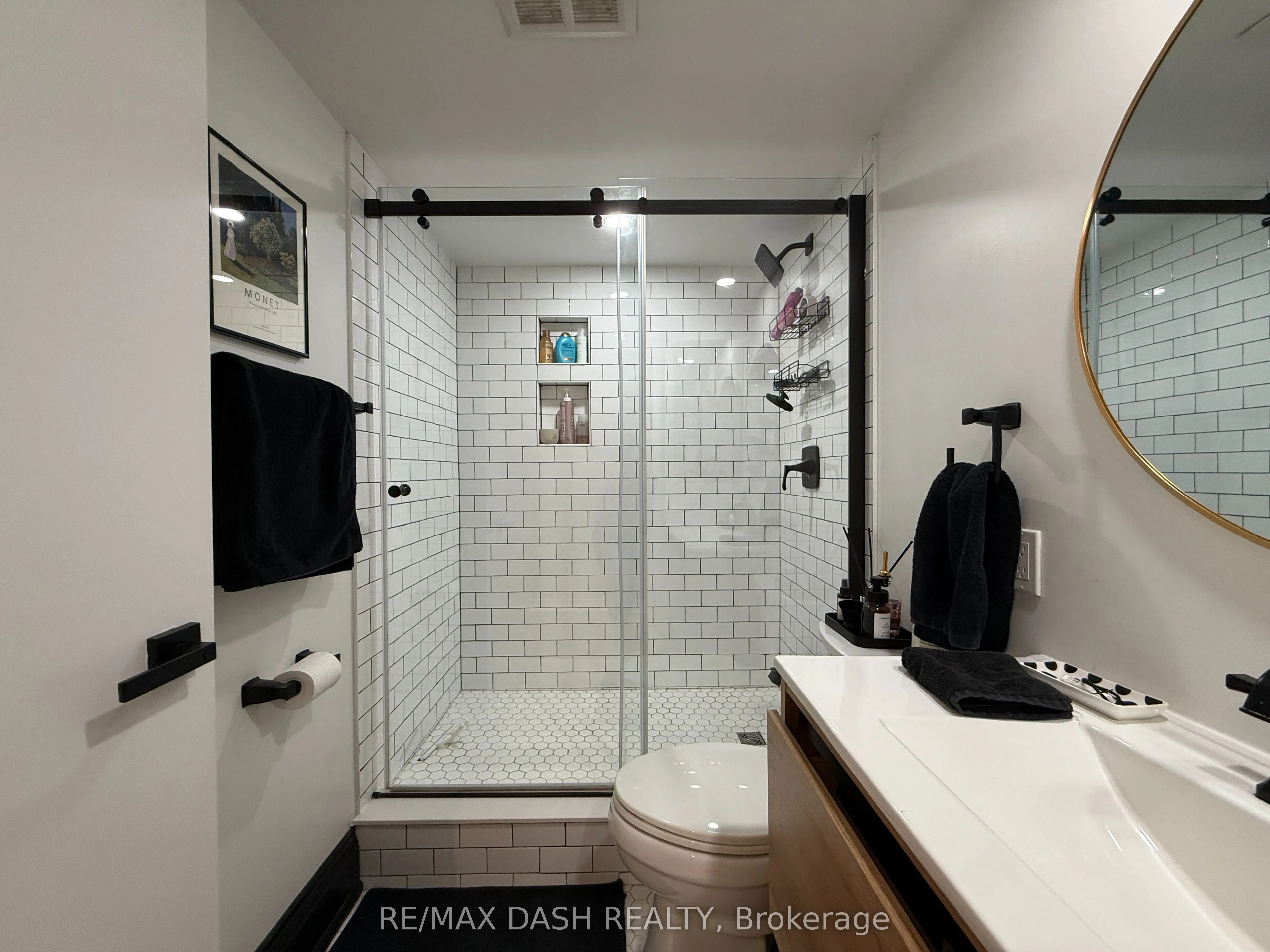 600 Queens Quay W, #718