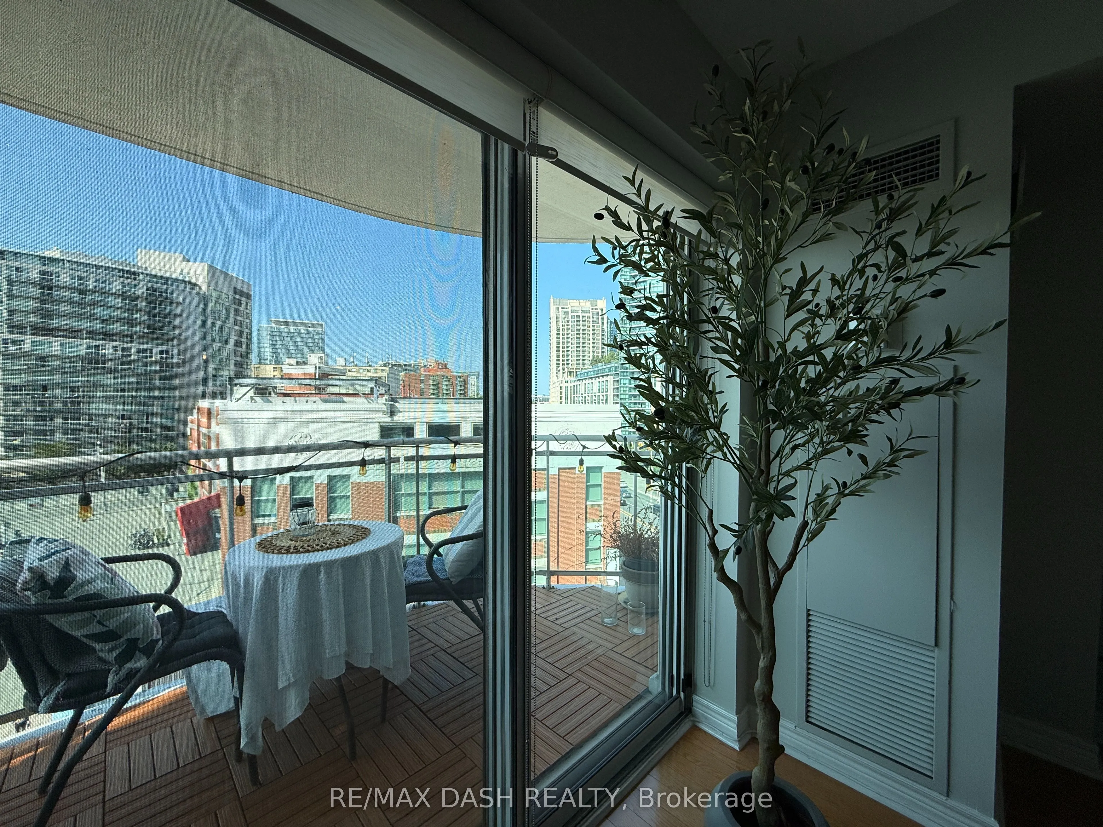 600 Queens Quay W, #718