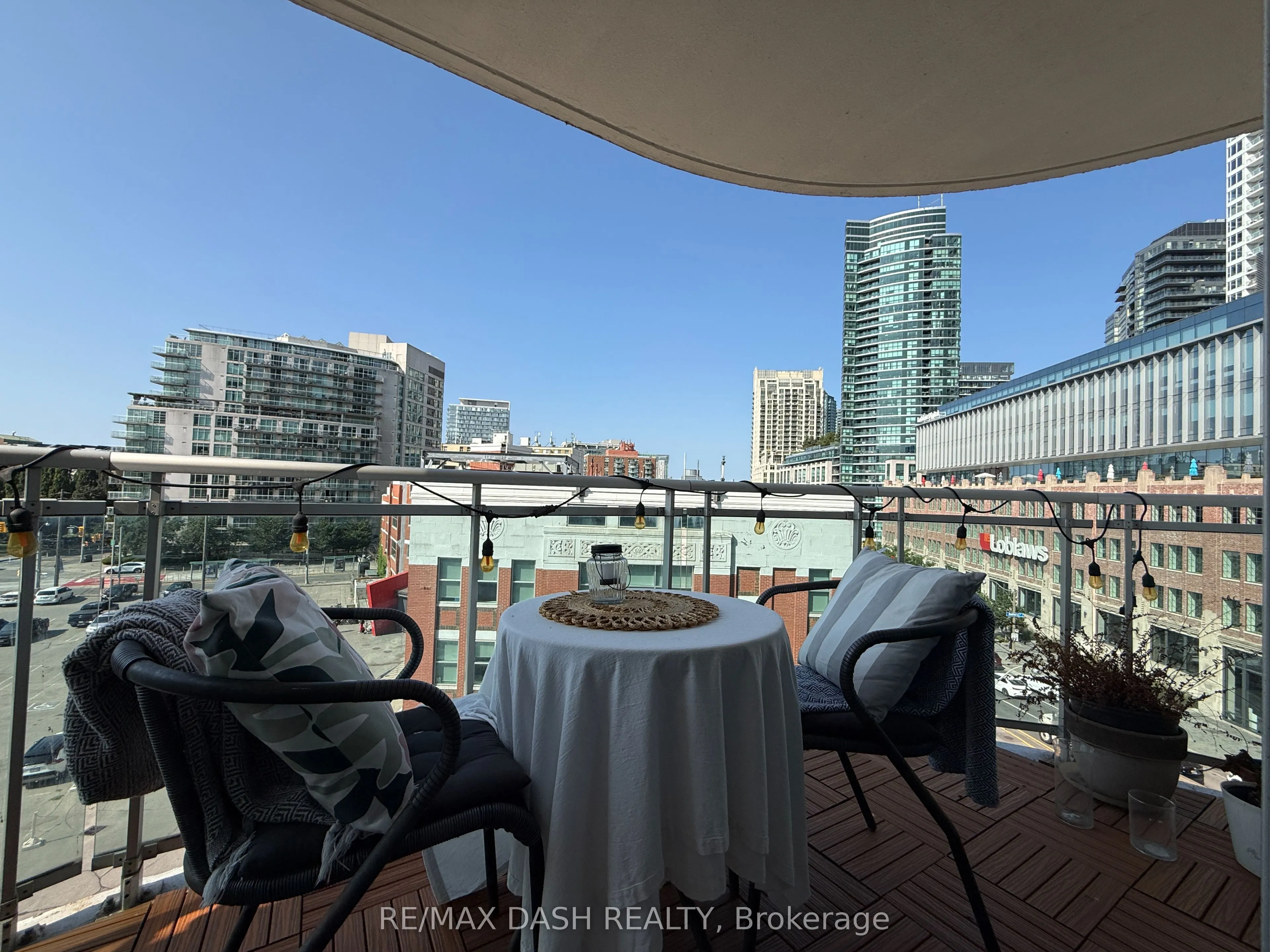 600 Queens Quay W, #718