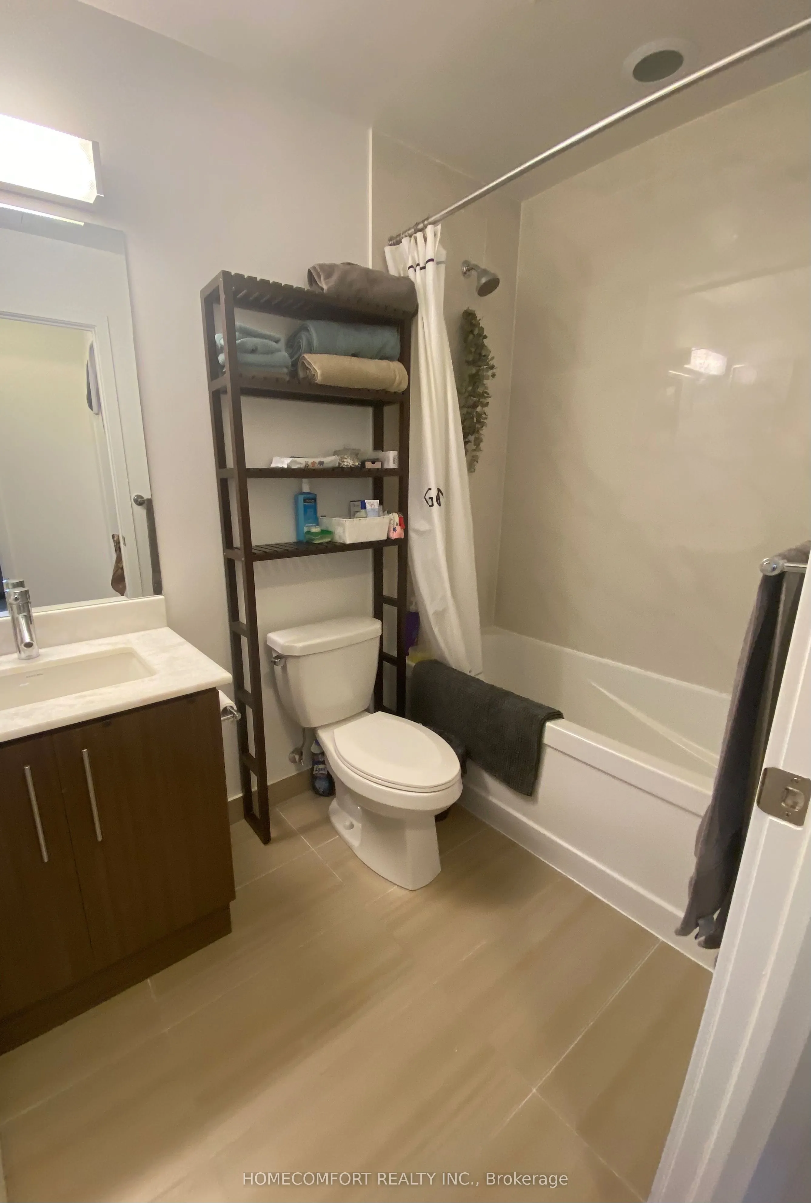 58 Orchard View Boulevard, #405