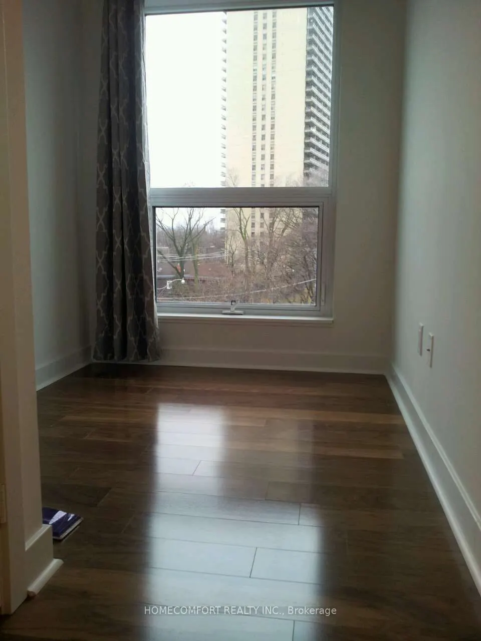 58 Orchard View Boulevard, #405