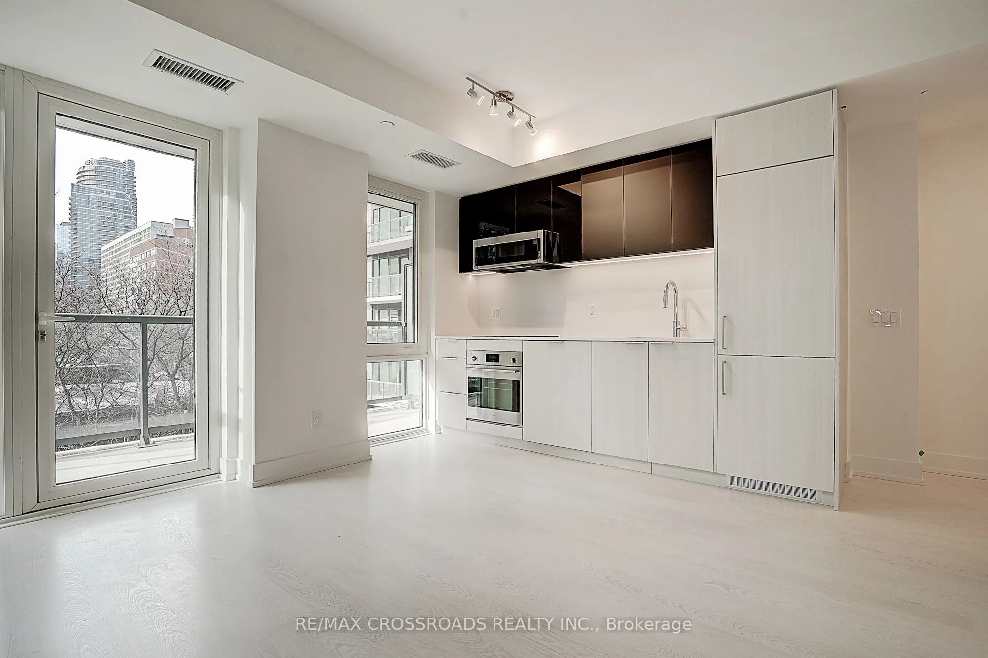 308 Jarvis Street, #520