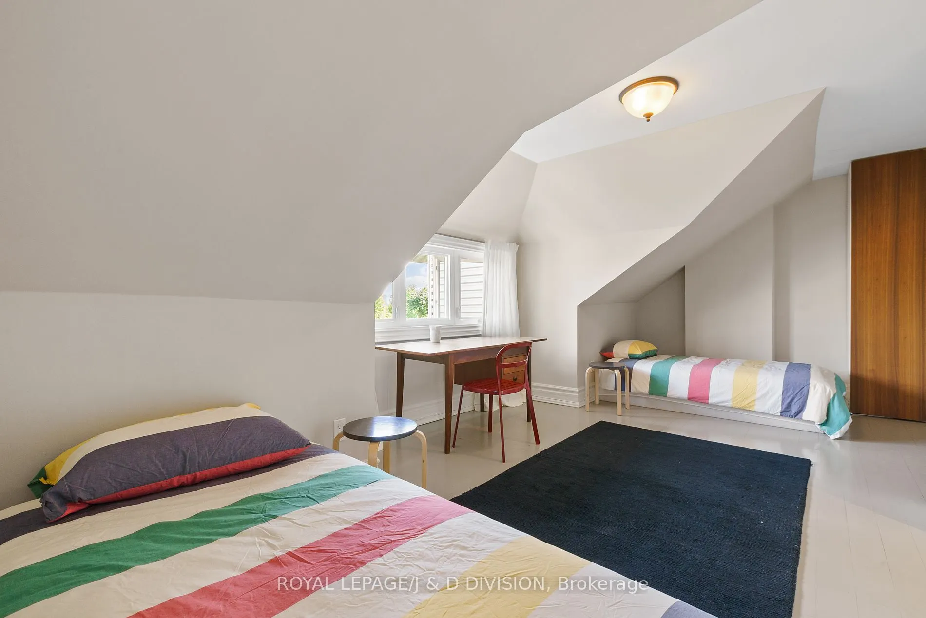 18 Woodlawn Avenue W
