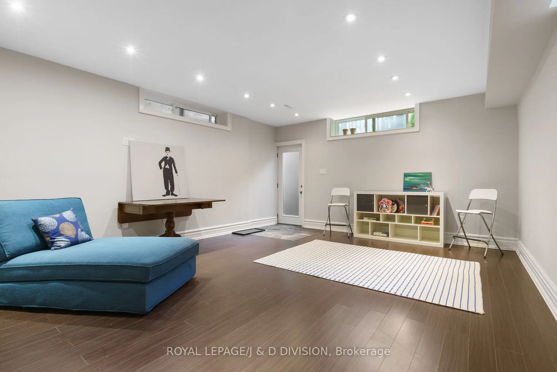 18 Woodlawn Avenue W