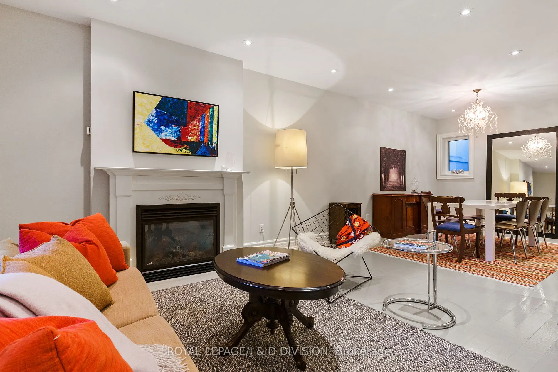 18 Woodlawn Avenue W
