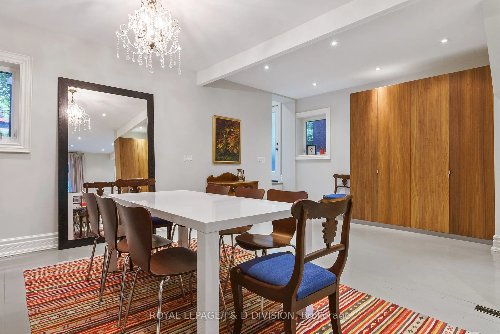 18 Woodlawn Avenue W