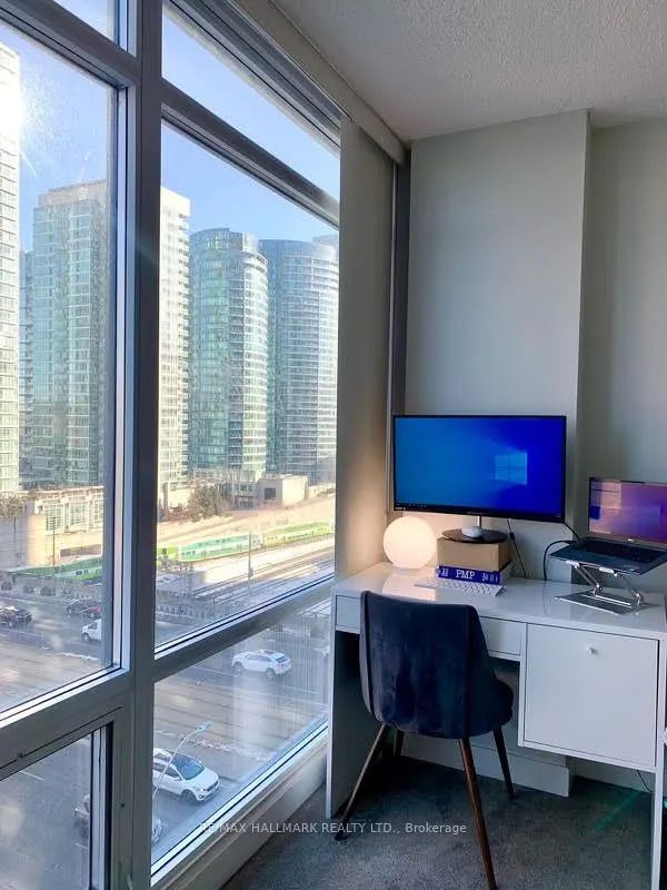 4K Spadina Avenue, #3