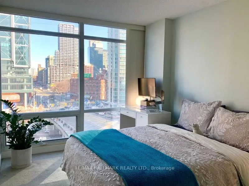 4K Spadina Avenue, #3