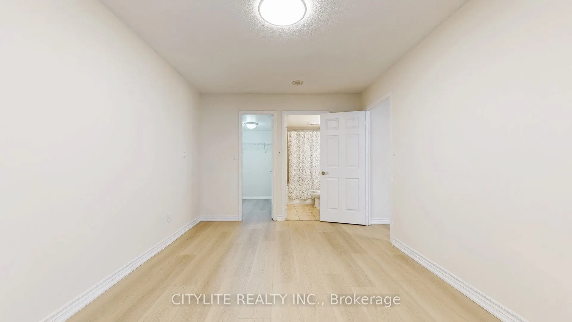 18 Spring Garden Avenue, #211