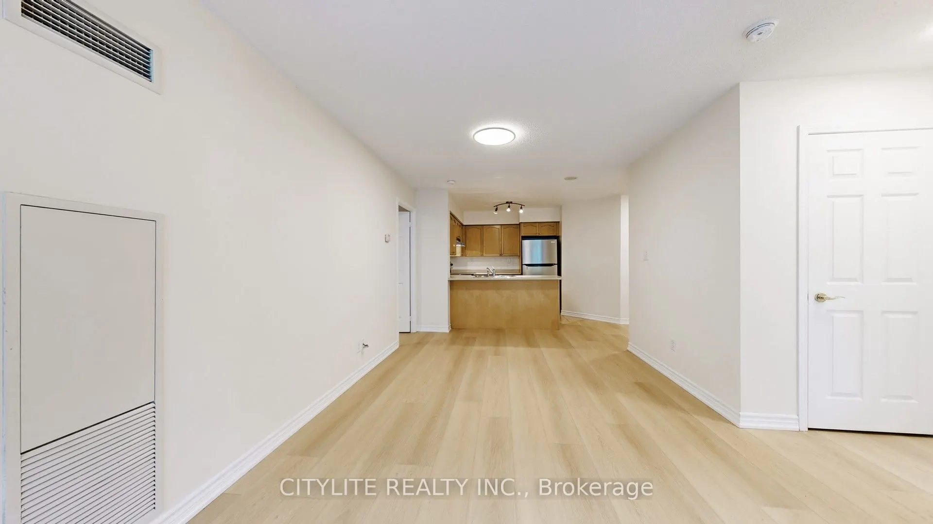 18 Spring Garden Avenue, #211
