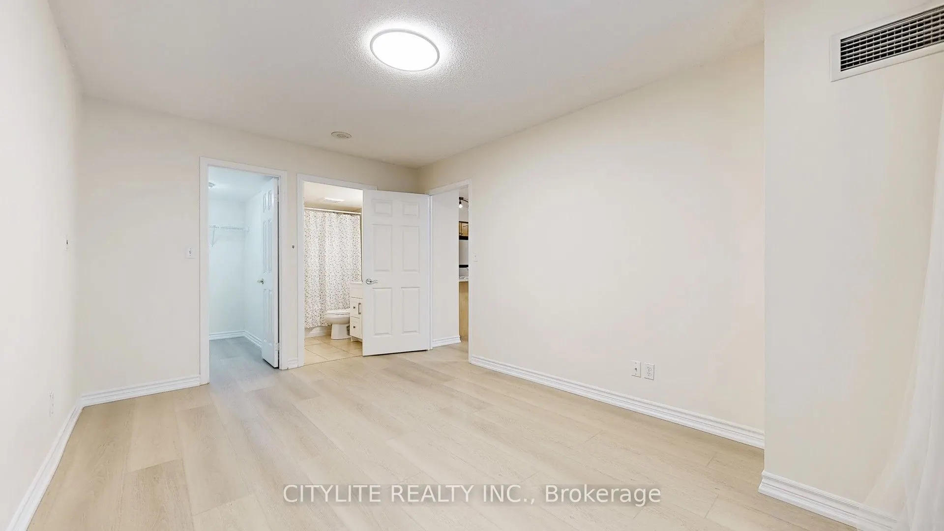 18 Spring Garden Avenue, #211