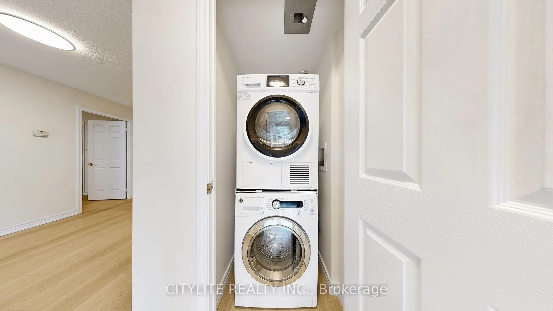 18 Spring Garden Avenue, #211