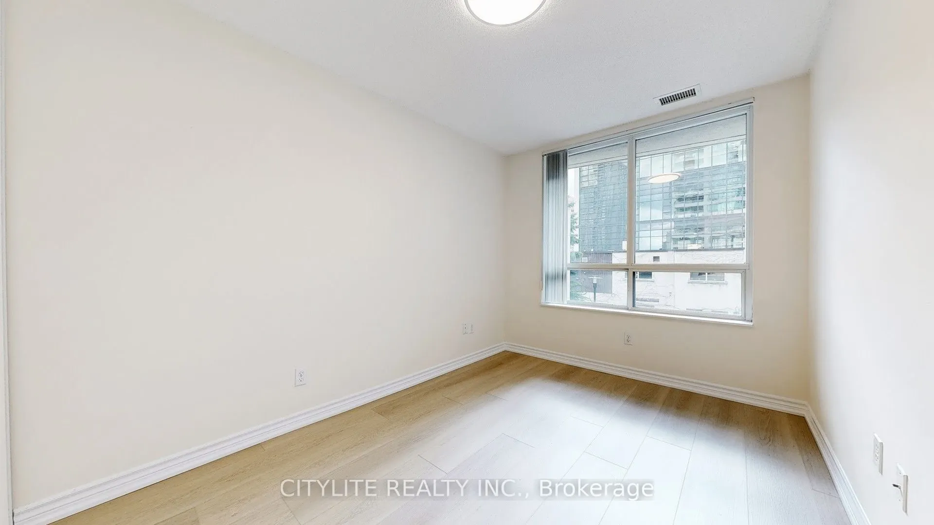 18 Spring Garden Avenue, #211