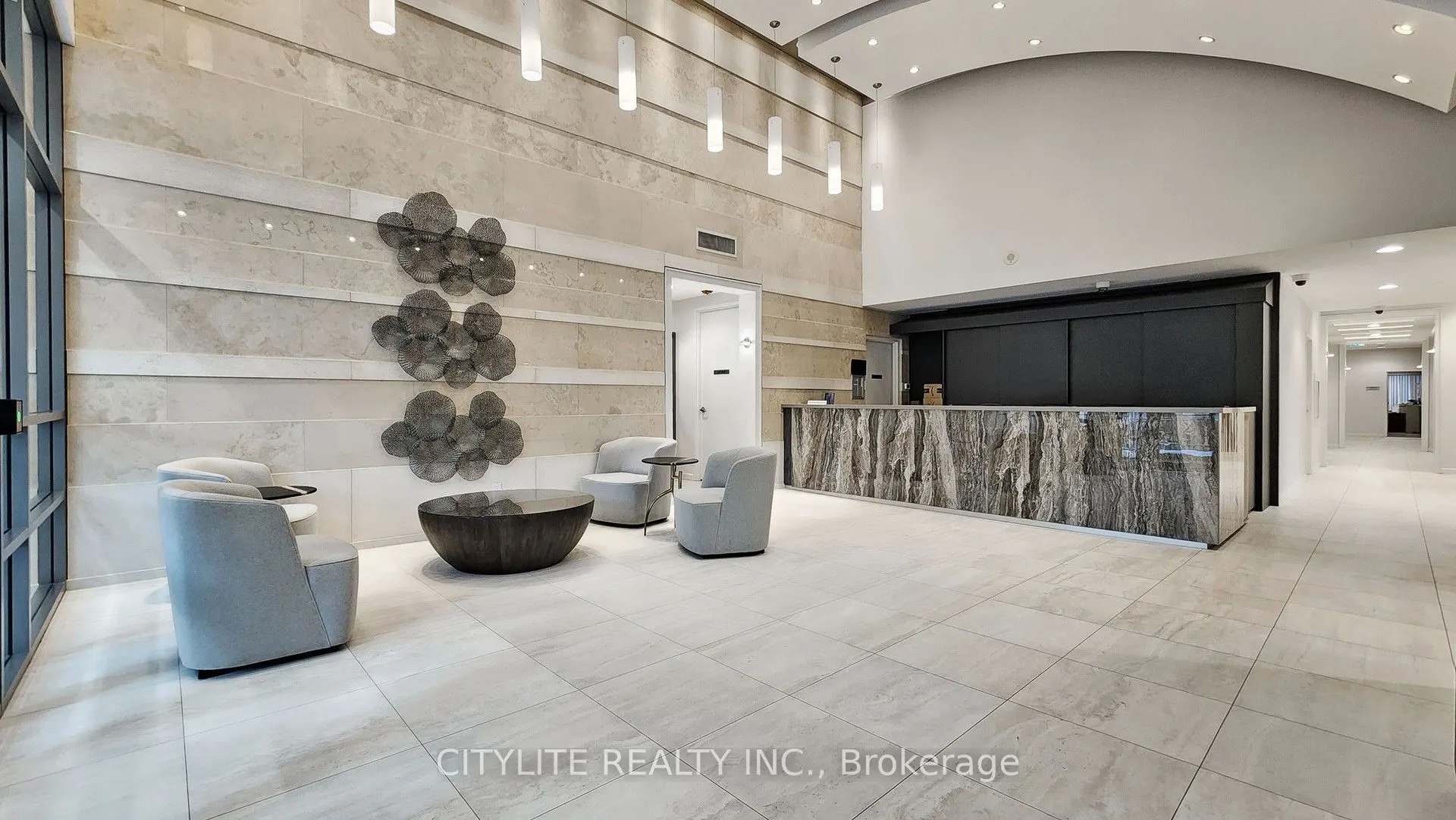 18 Spring Garden Avenue, #211