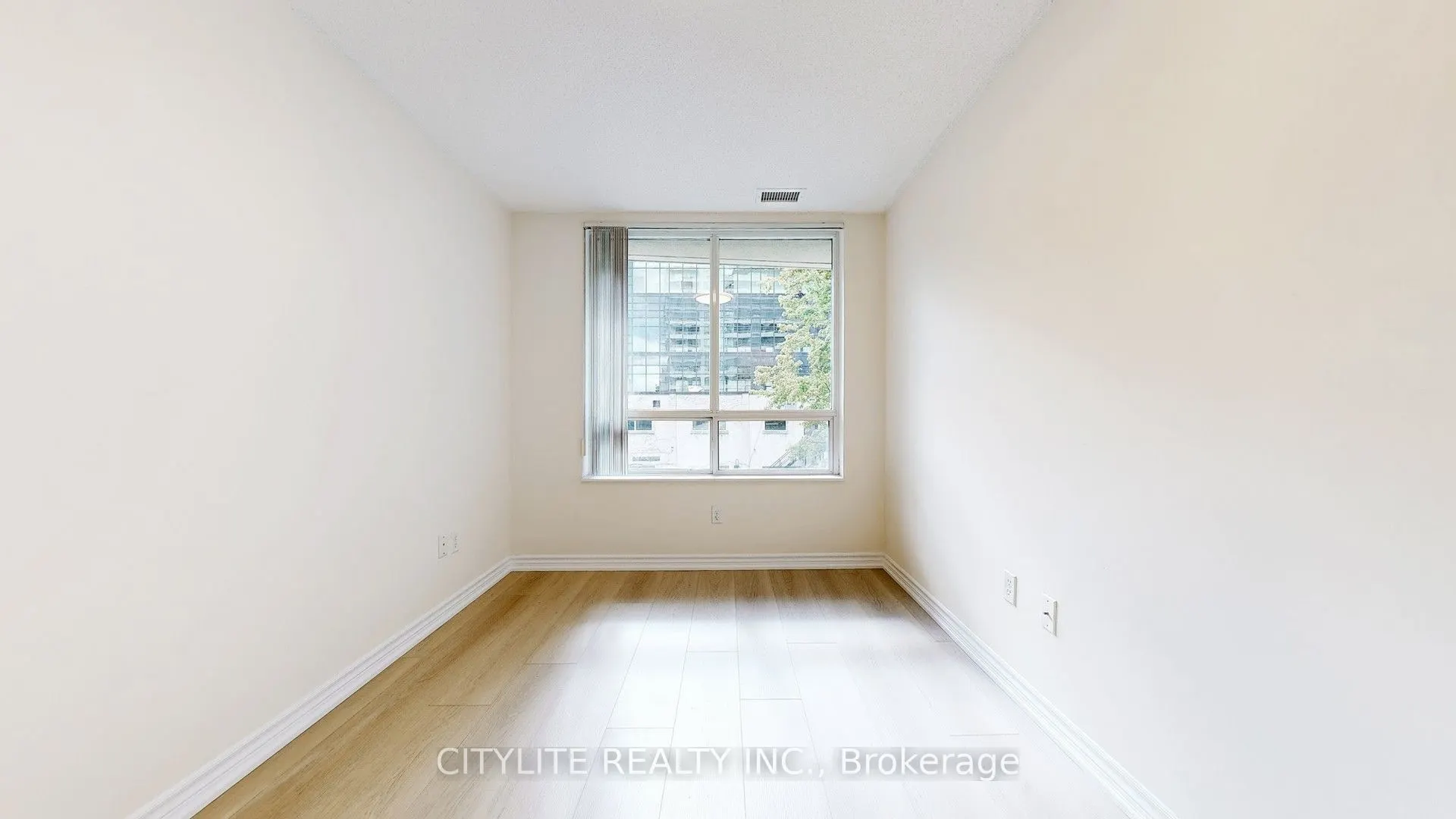 18 Spring Garden Avenue, #211
