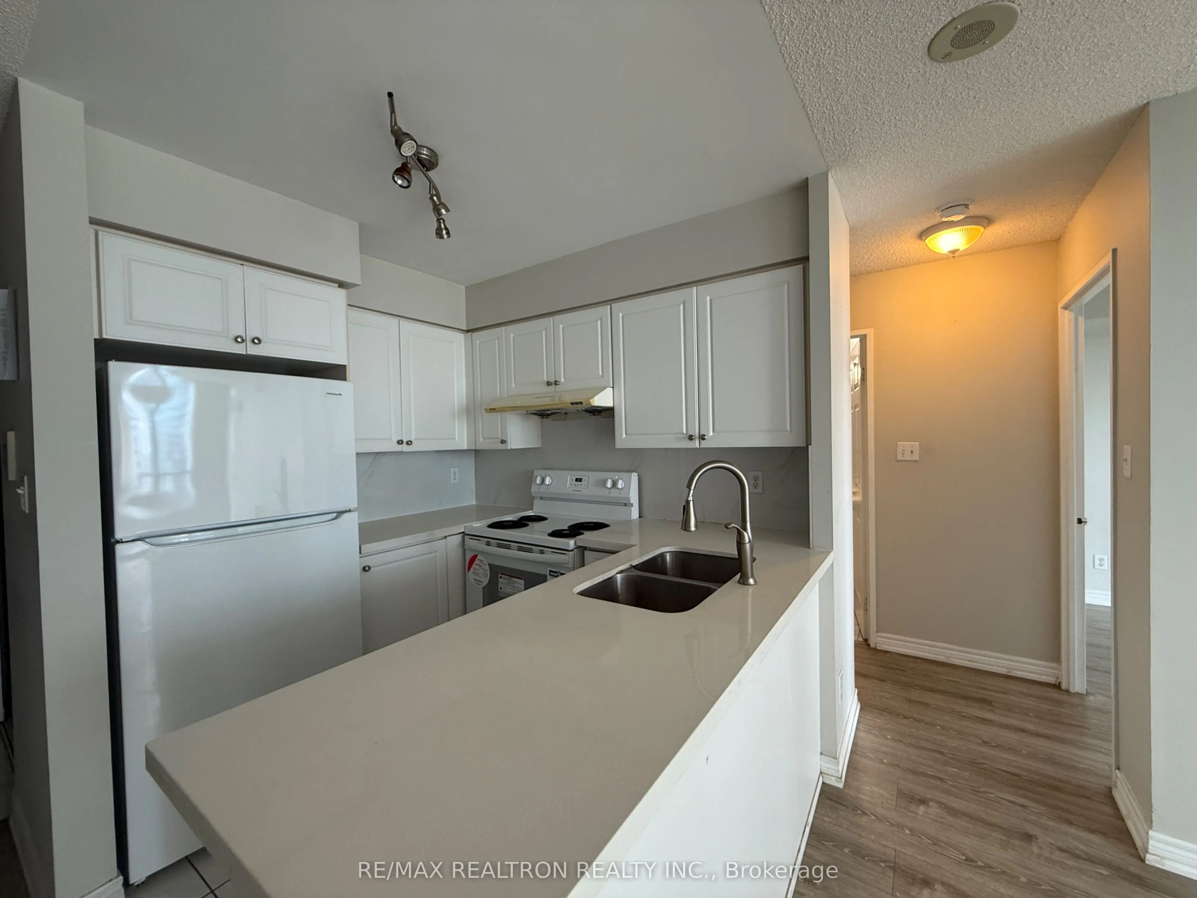 28 Empress Avenue, #2201