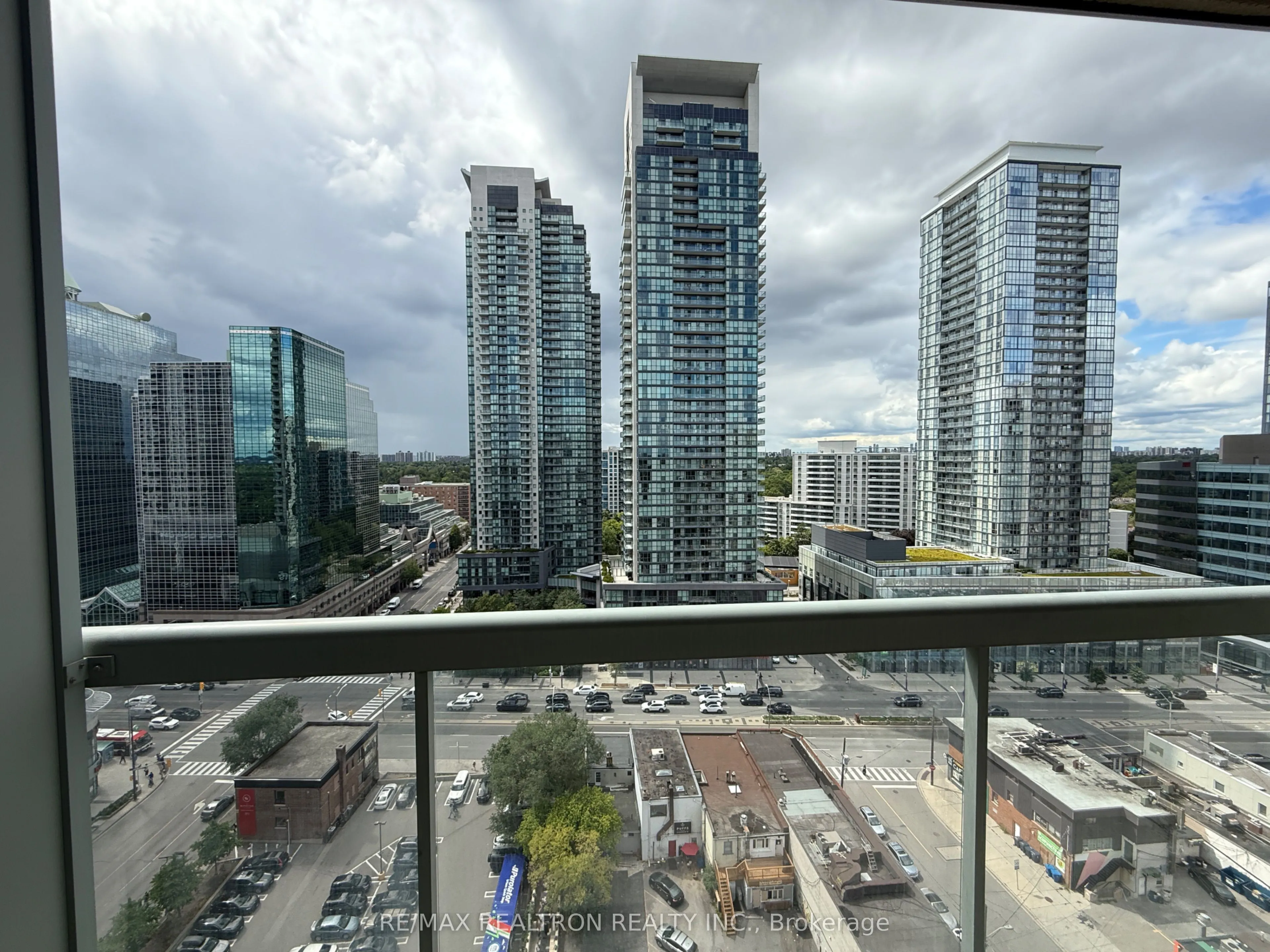 28 Empress Avenue, #2201