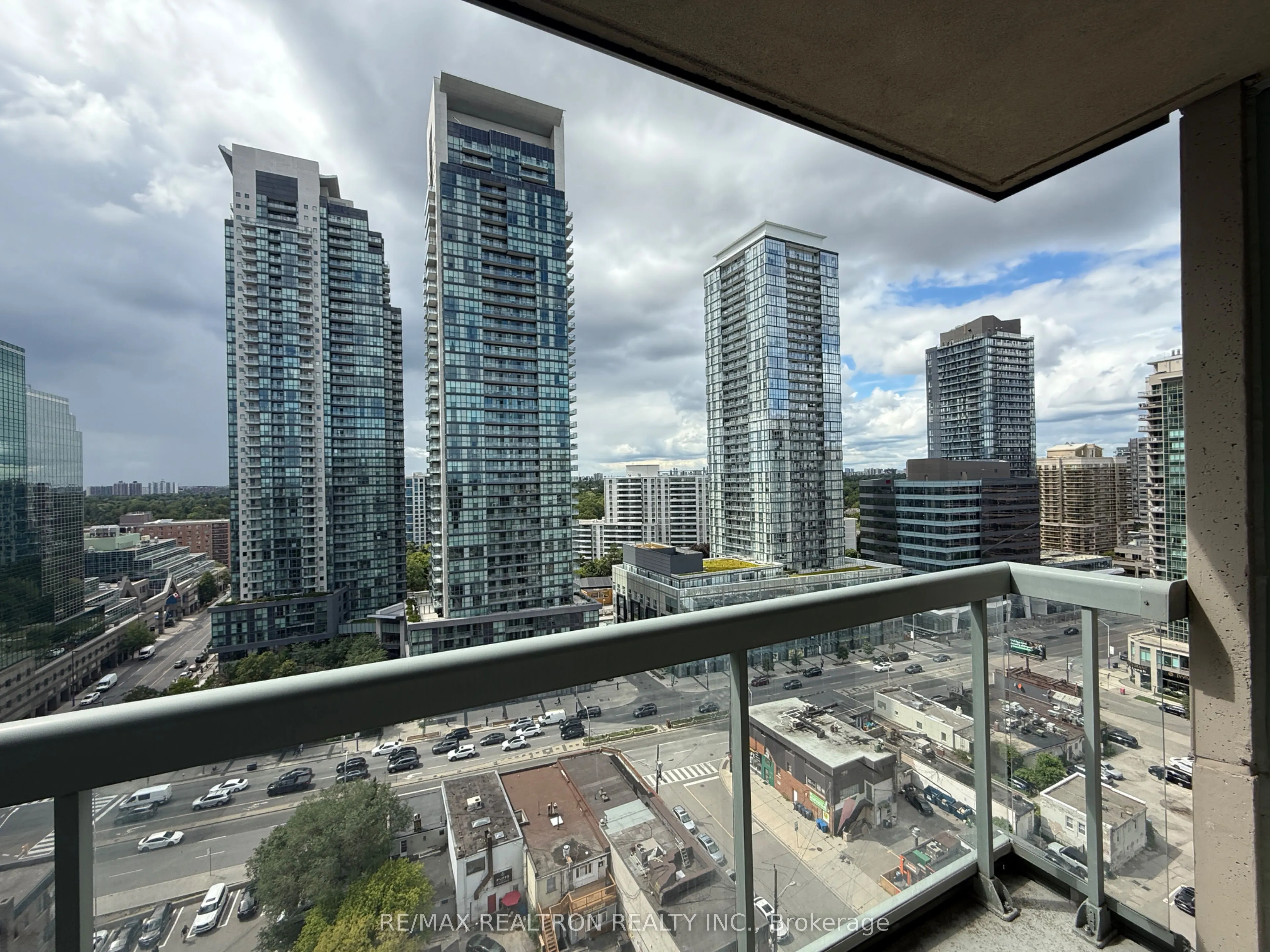 28 Empress Avenue, #2201