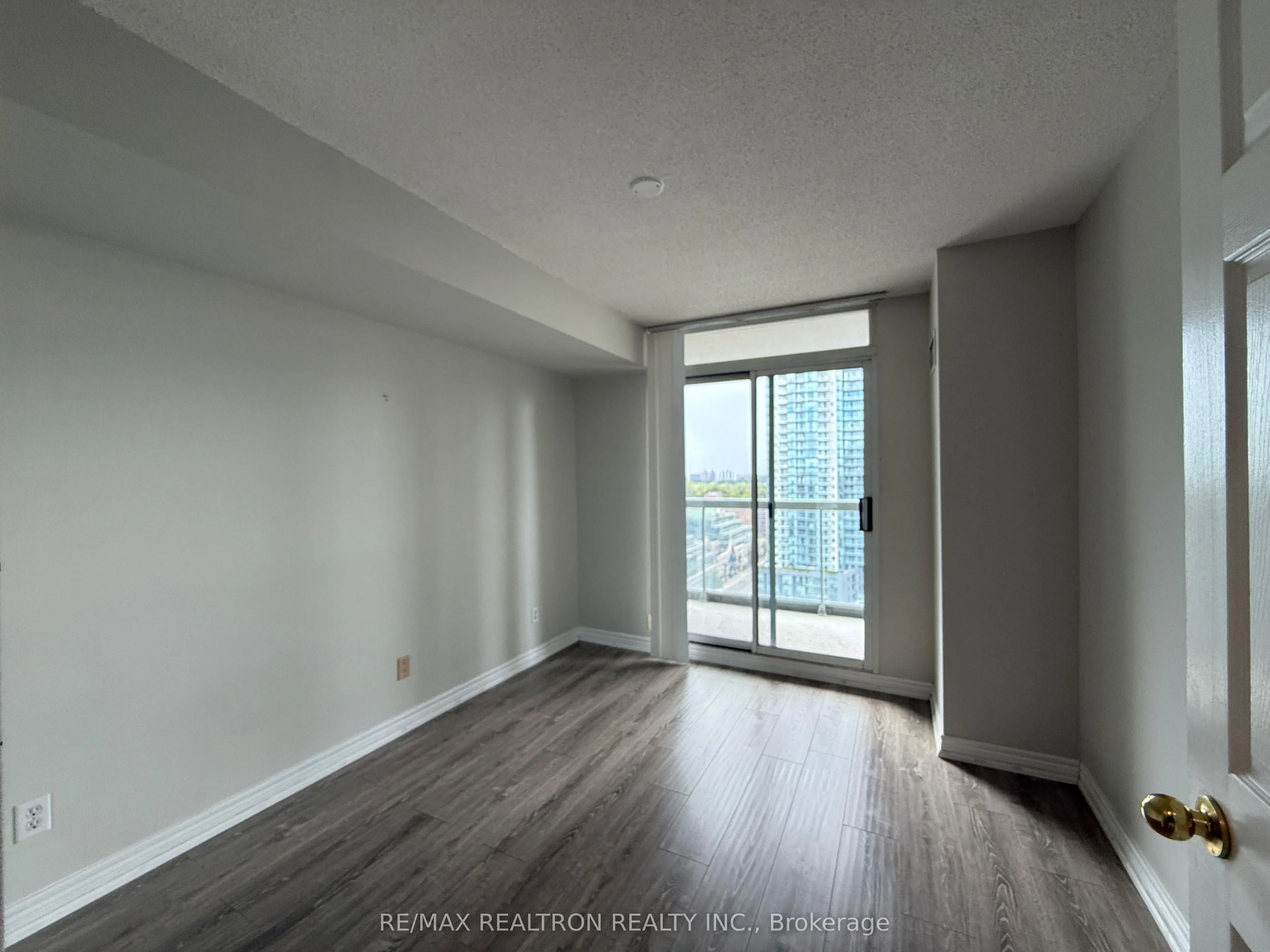 28 Empress Avenue, #2201