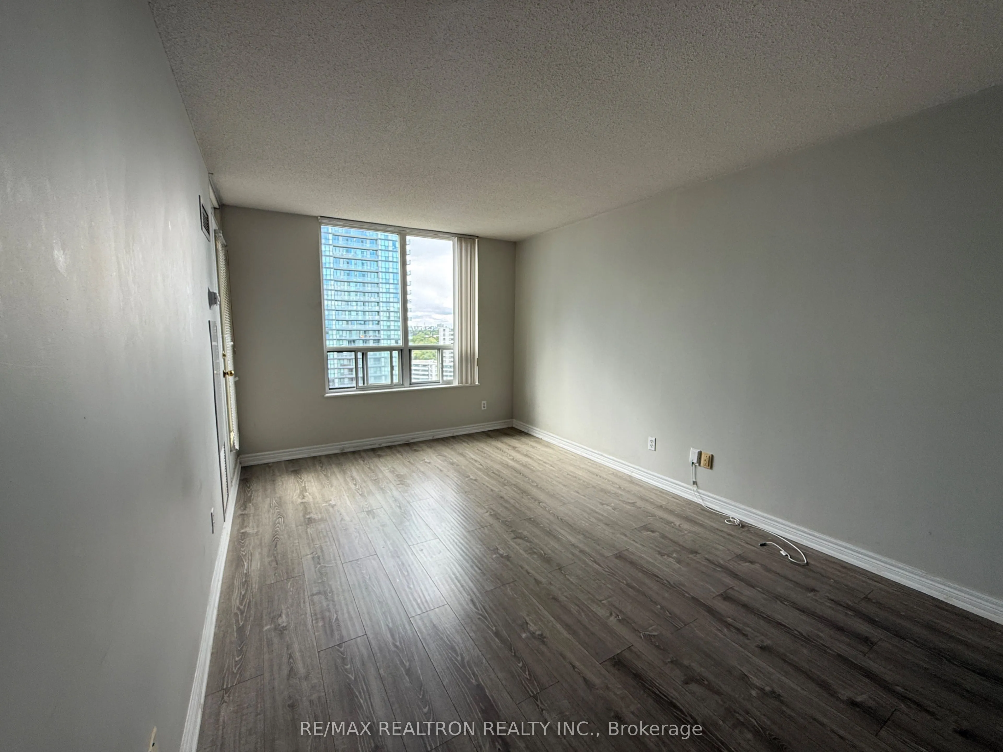 28 Empress Avenue, #2201
