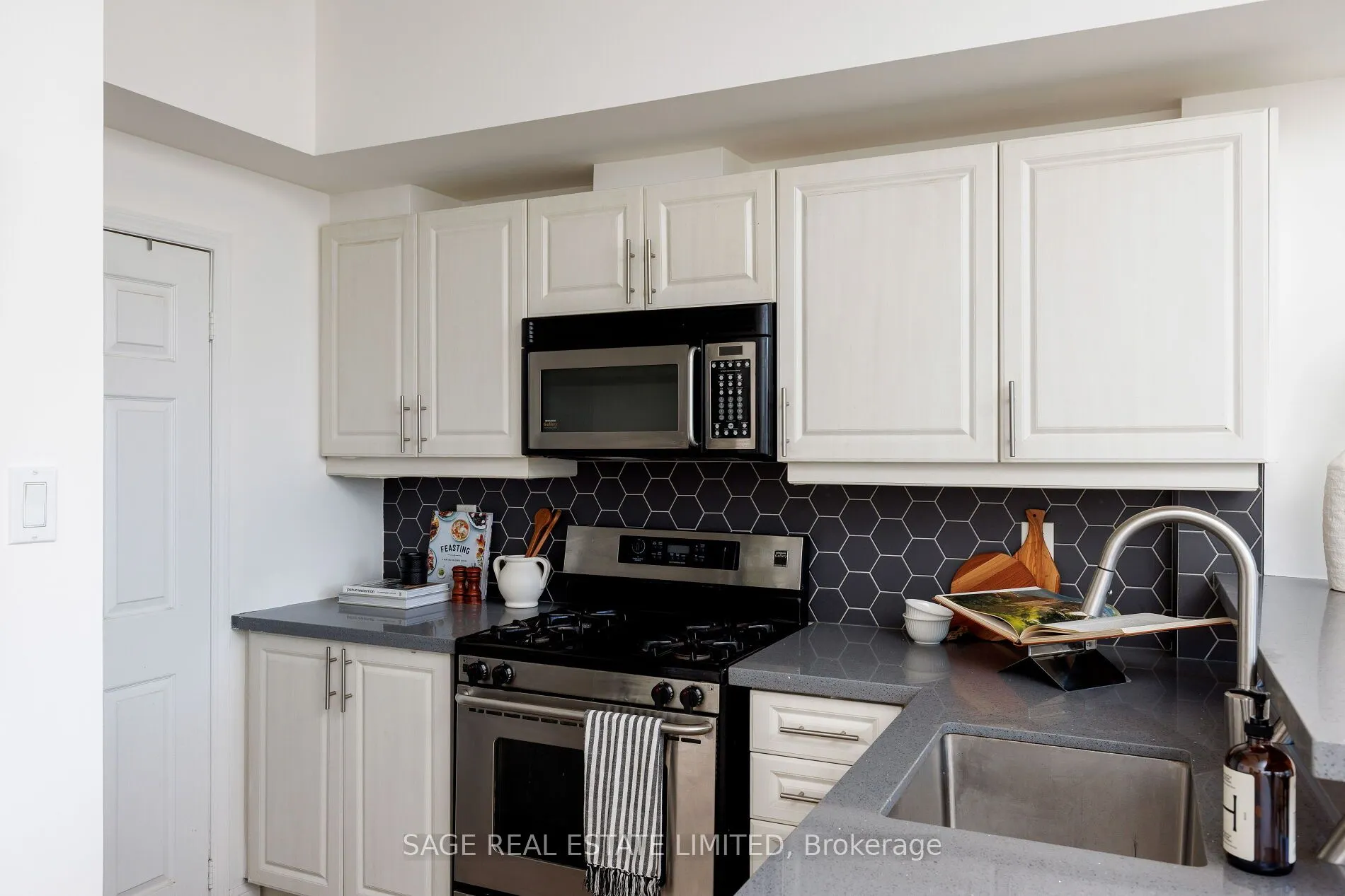 550 Front Street W, #615