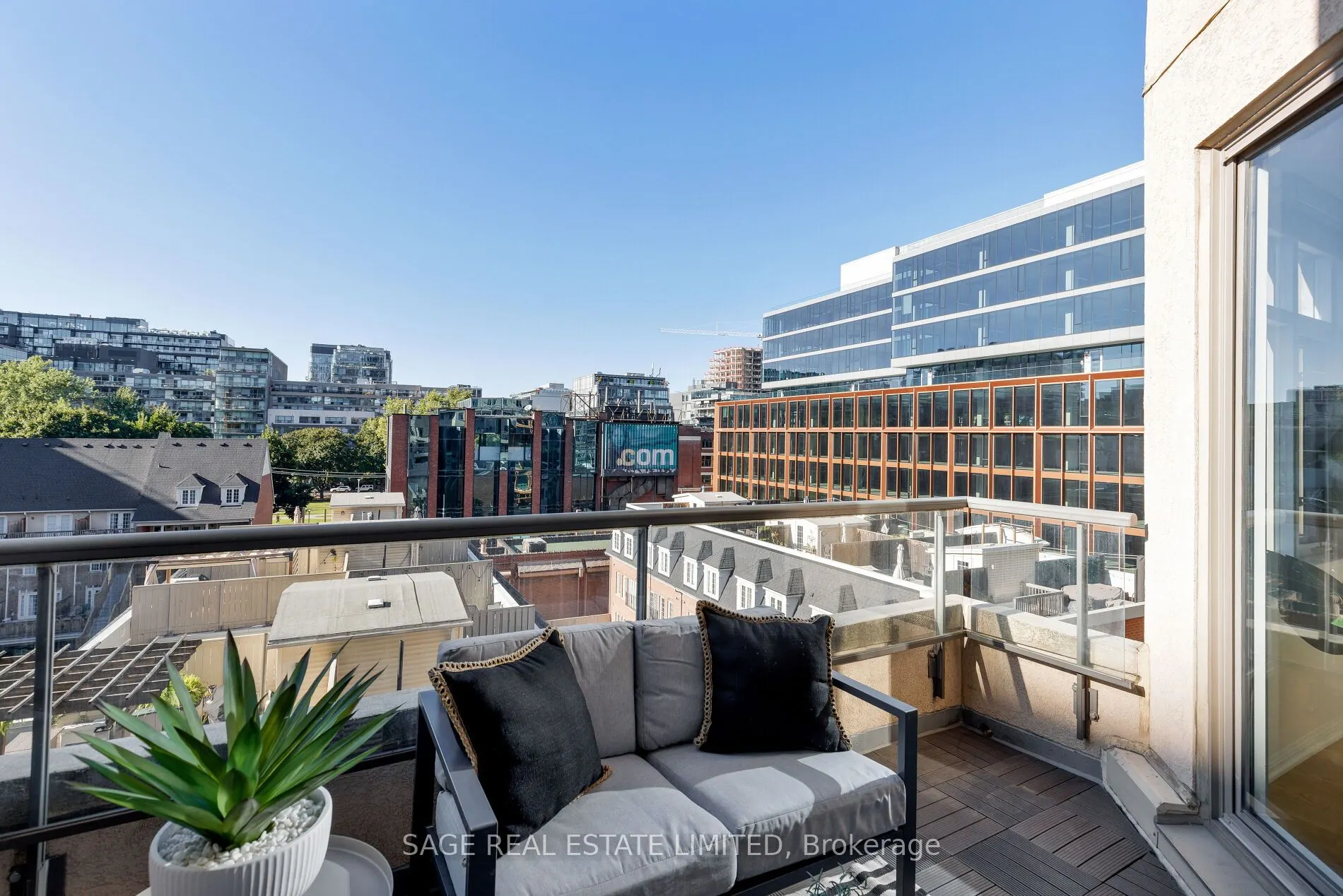 550 Front Street W, #615