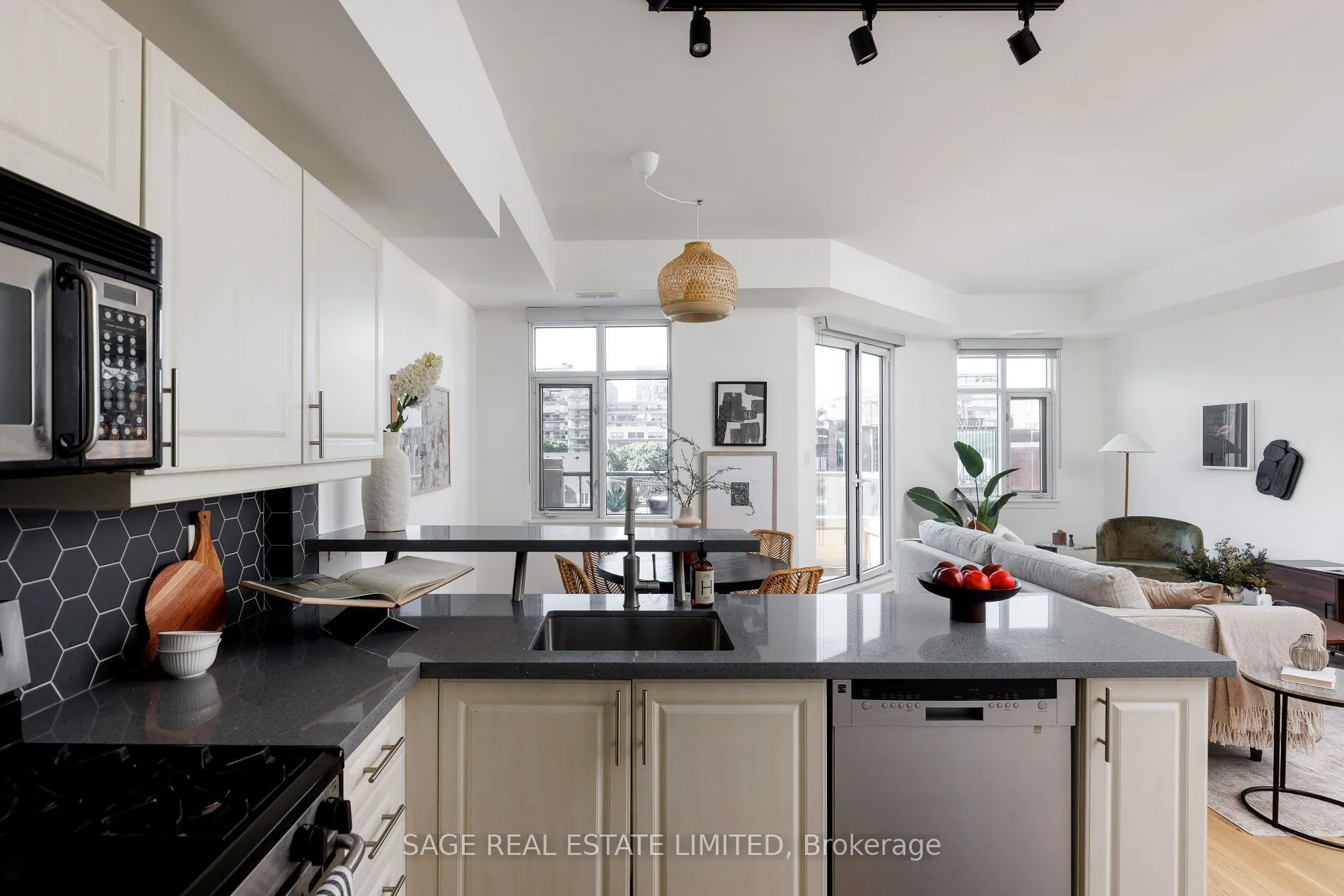 550 Front Street W, #615