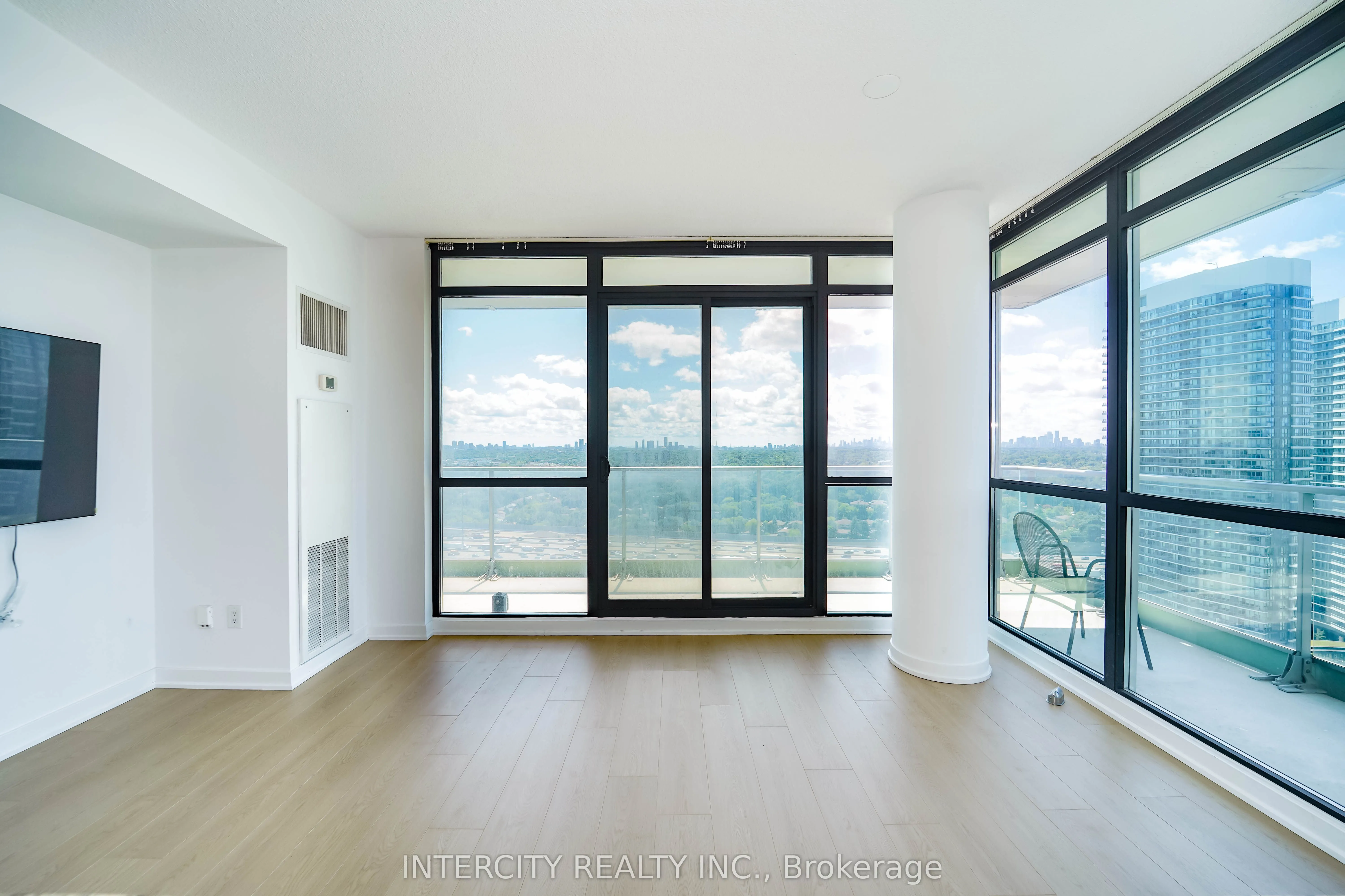29 Singer Court, #3002