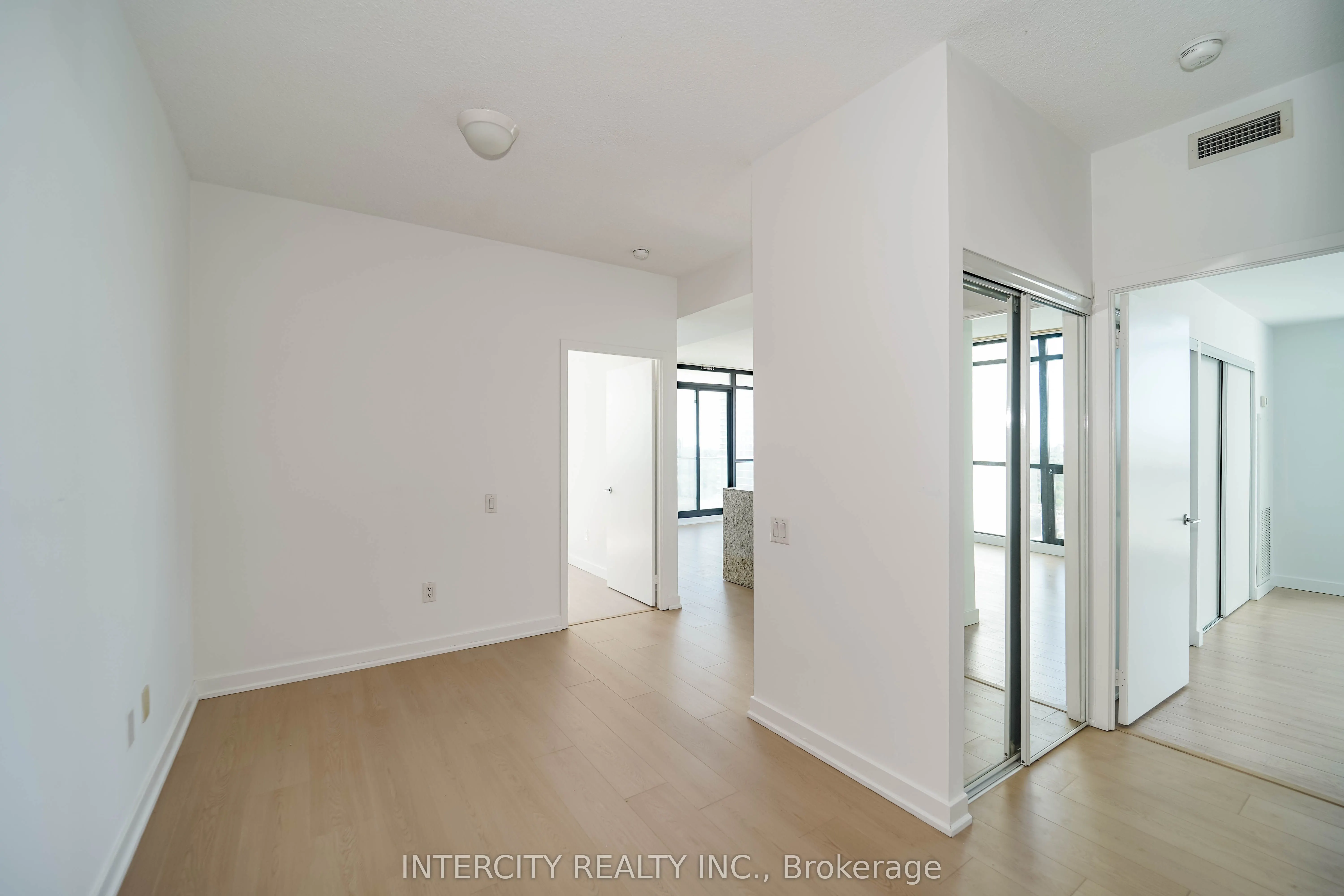 29 Singer Court, #3002