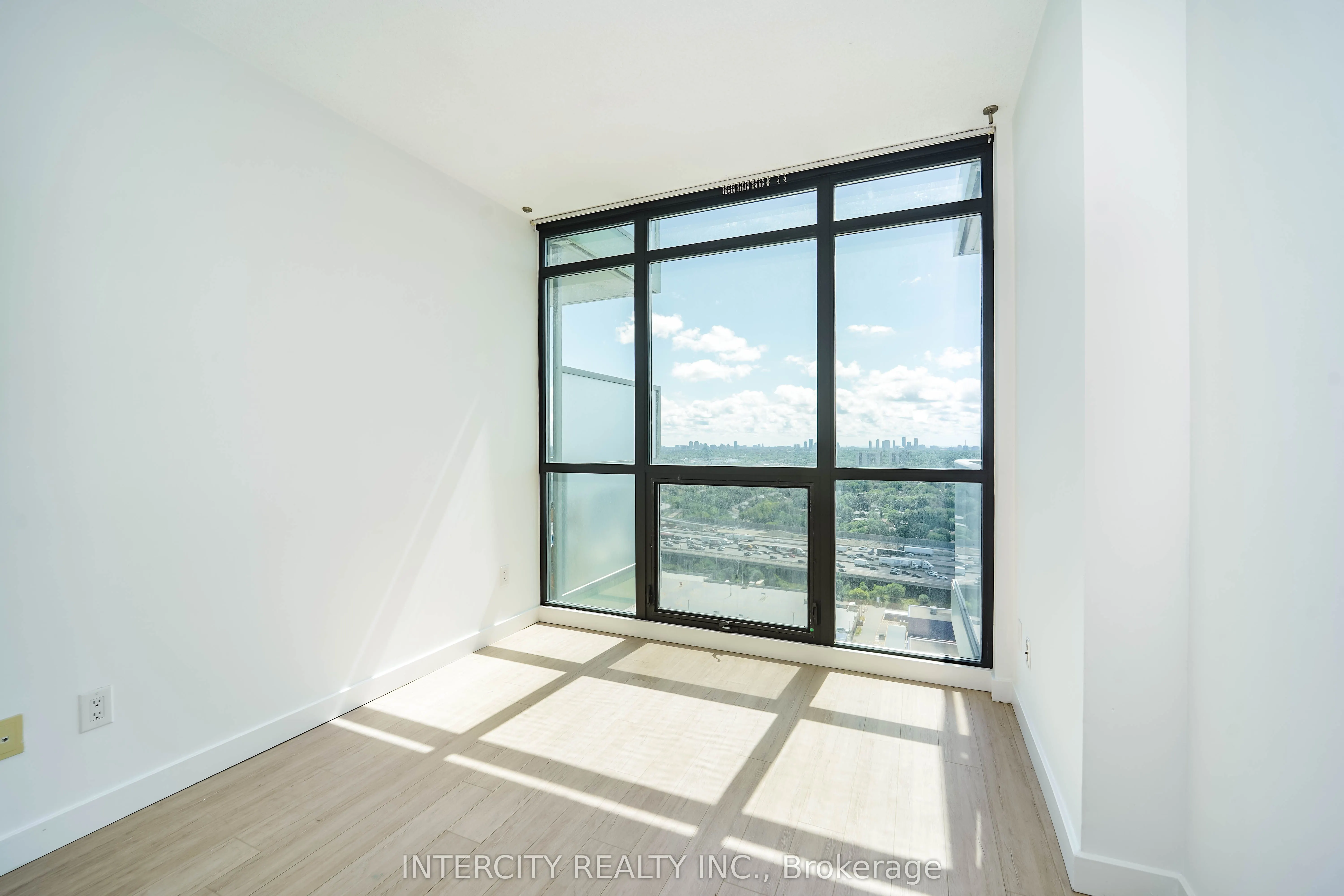 29 Singer Court, #3002